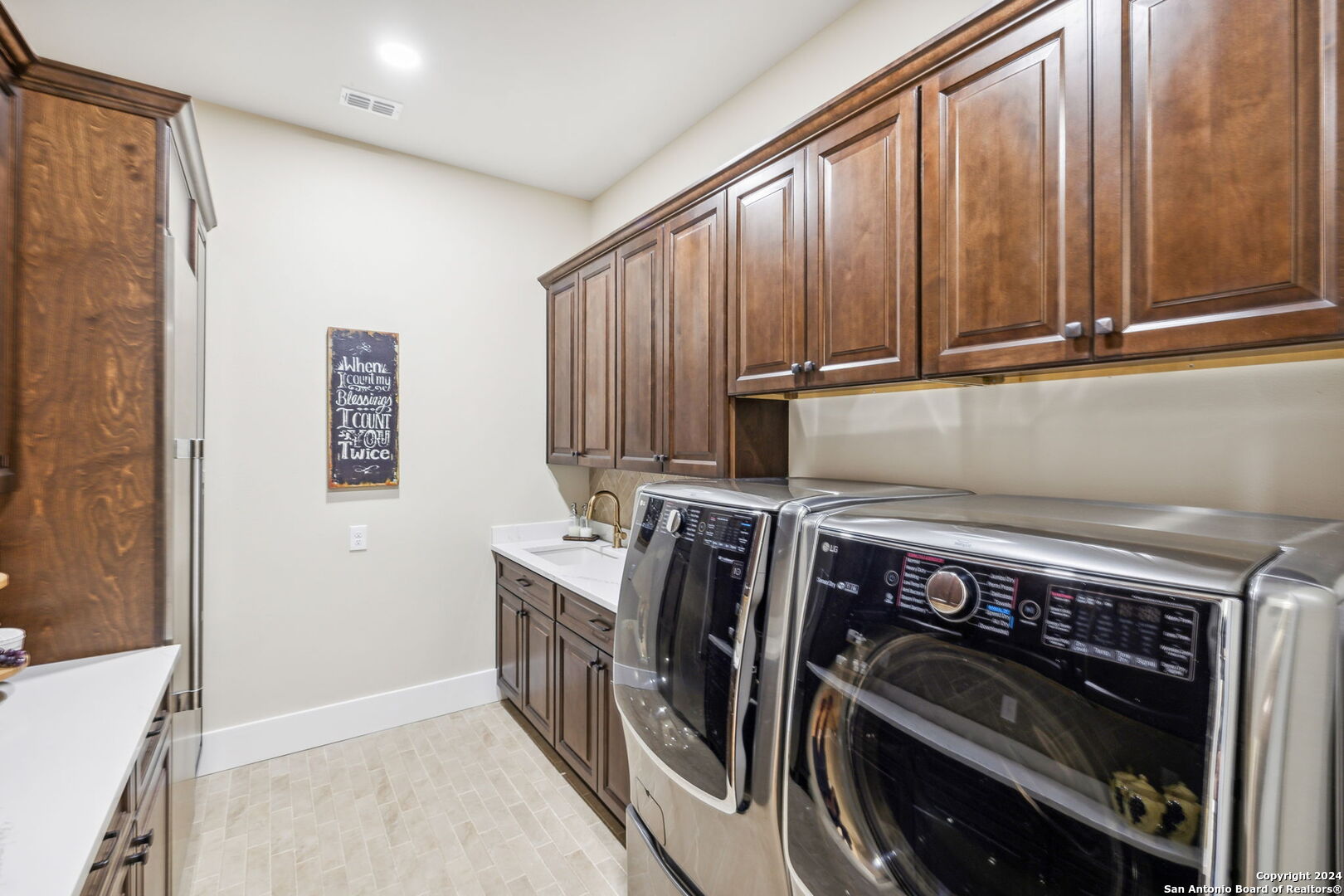 507 ARTHUR CT