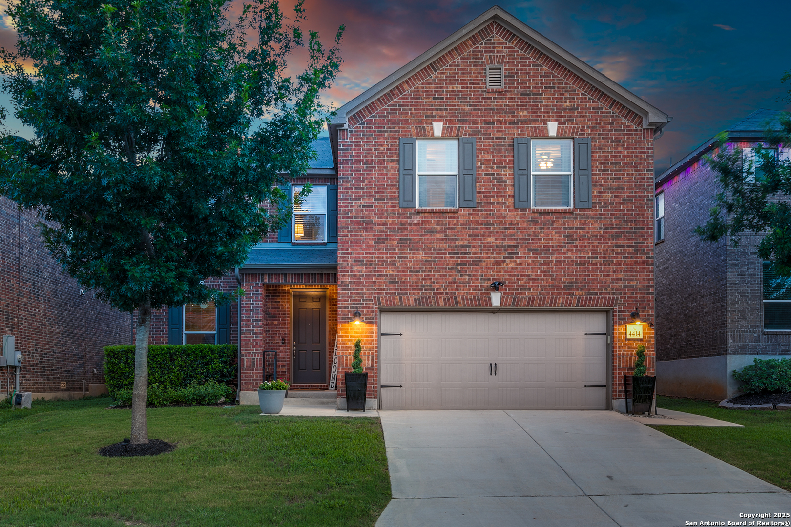 4414 Montrose Wood