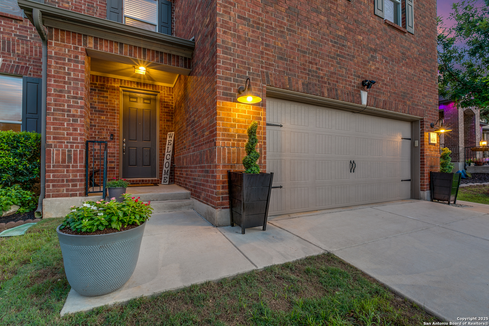 4414 Montrose Wood