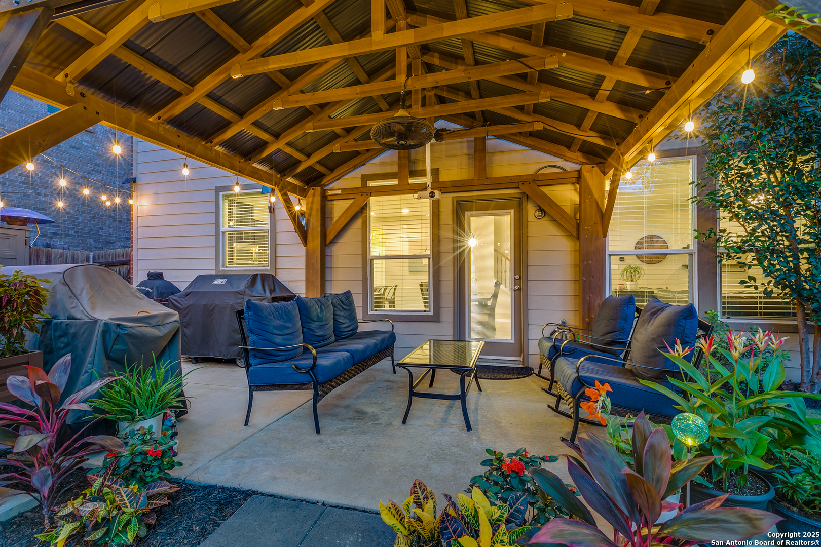 4414 Montrose Wood