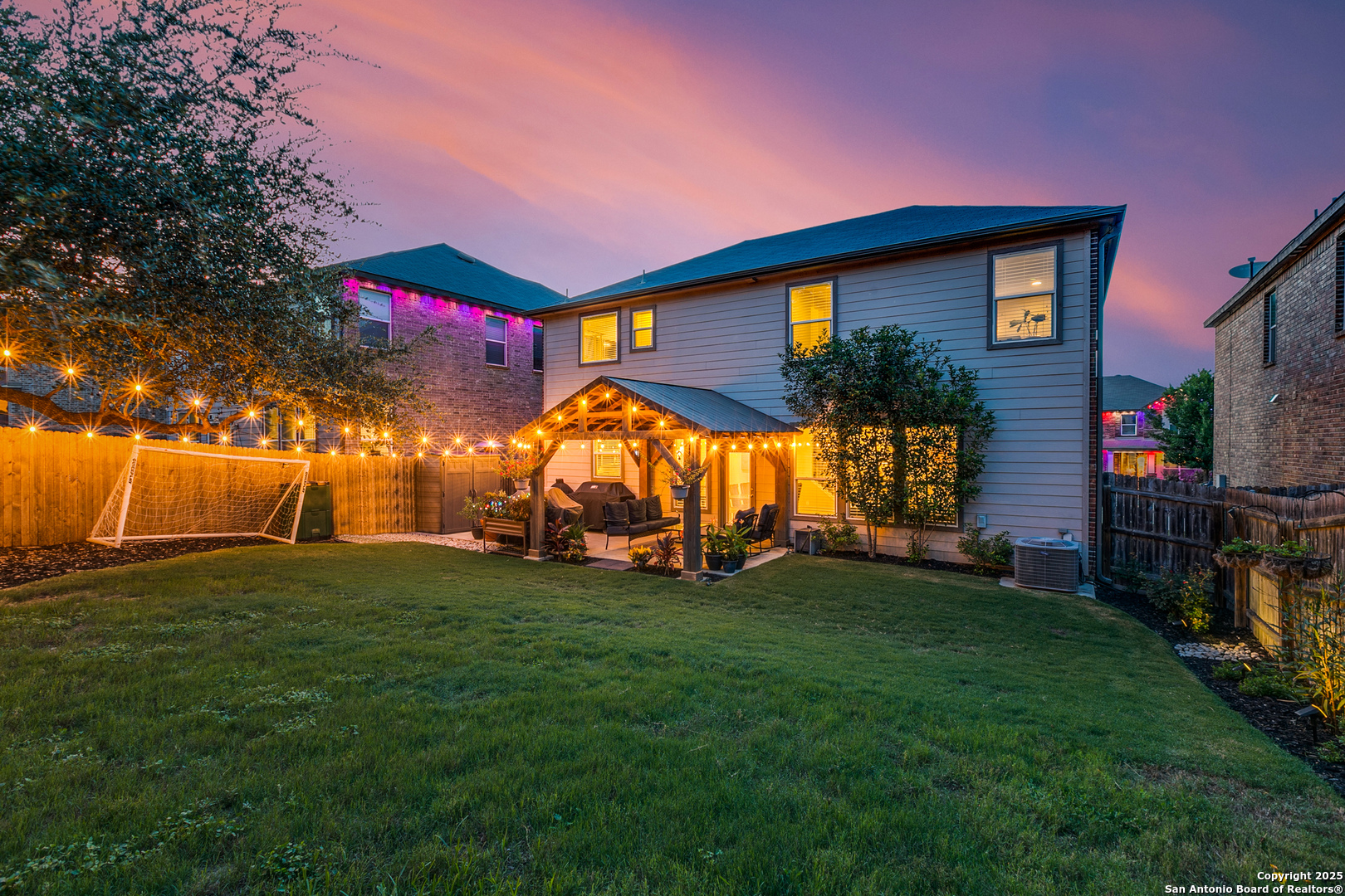4414 Montrose Wood