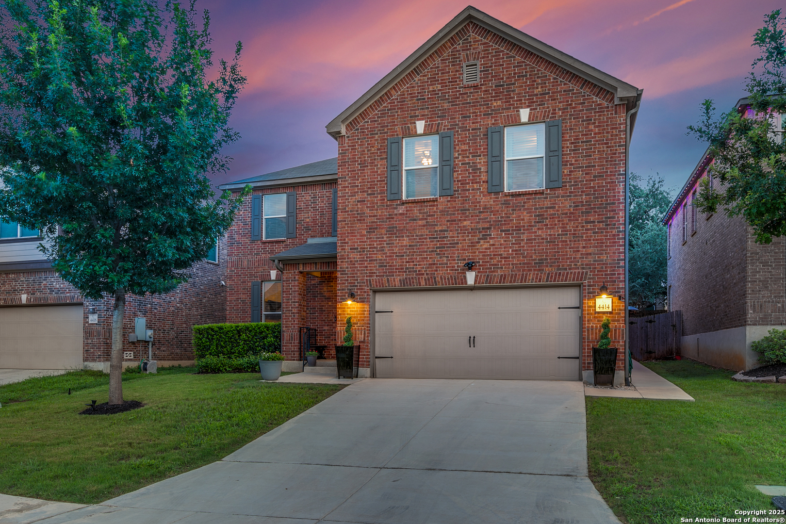 4414 Montrose Wood