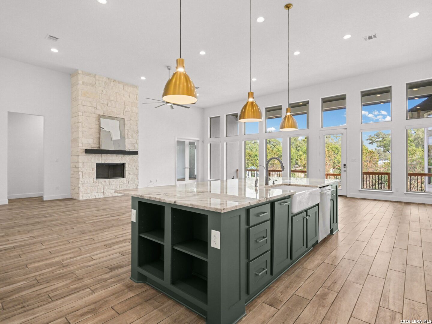 1216 Deerfoot Circle