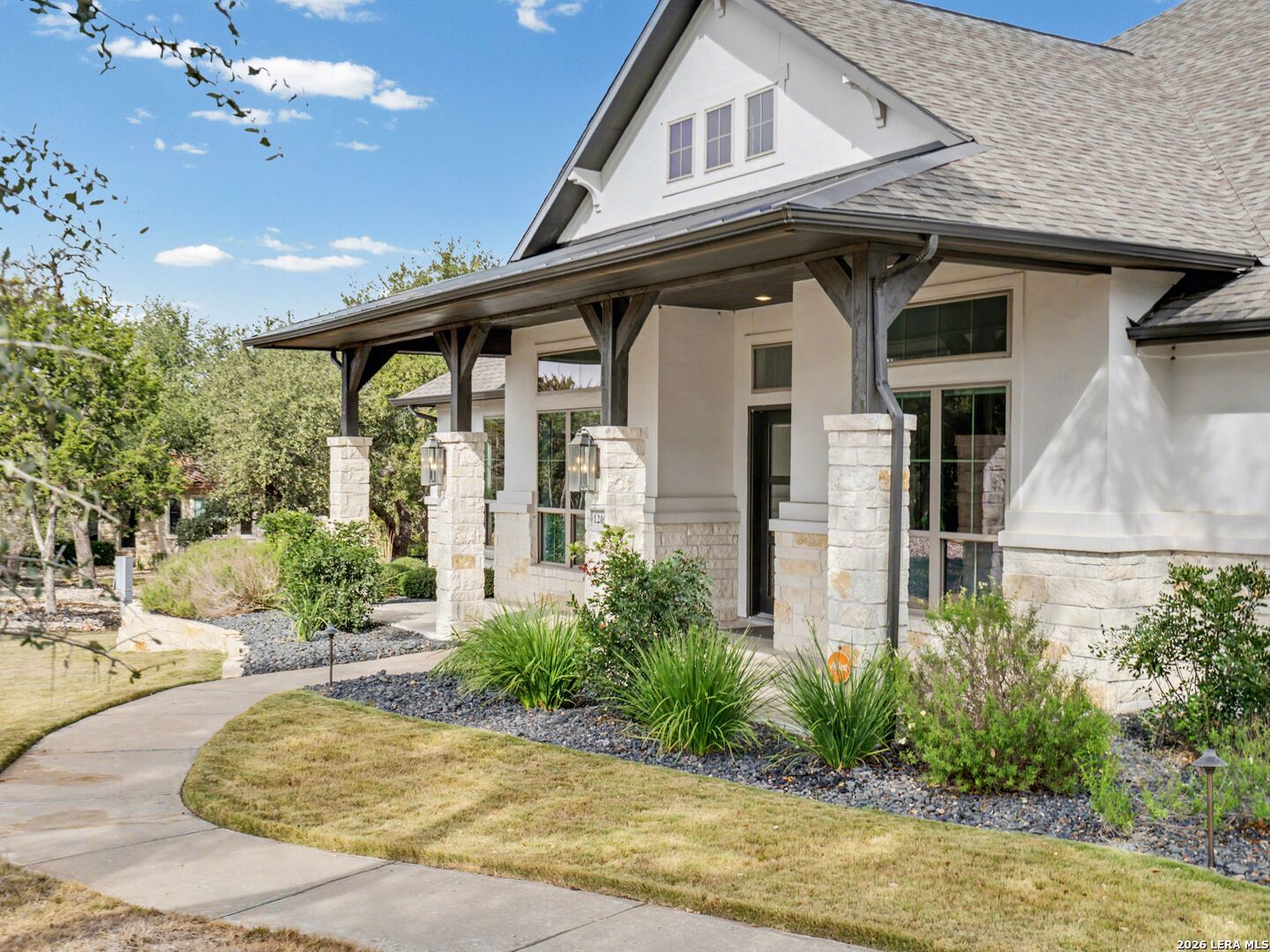 1216 Deerfoot Circle