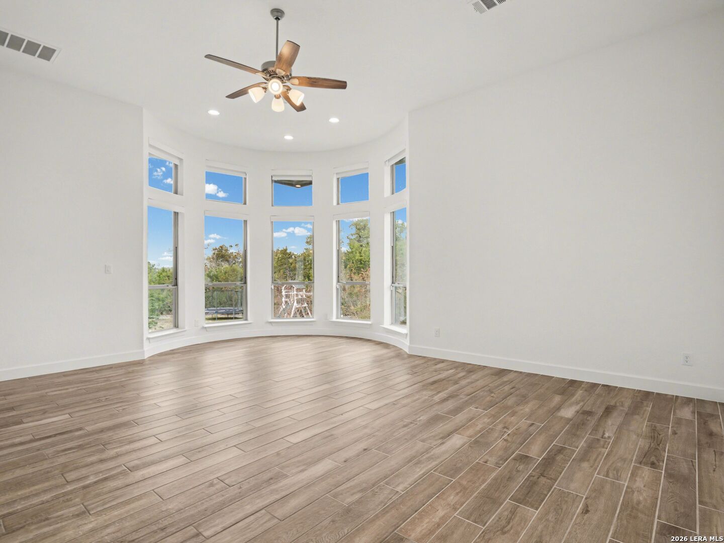 1216 Deerfoot Circle