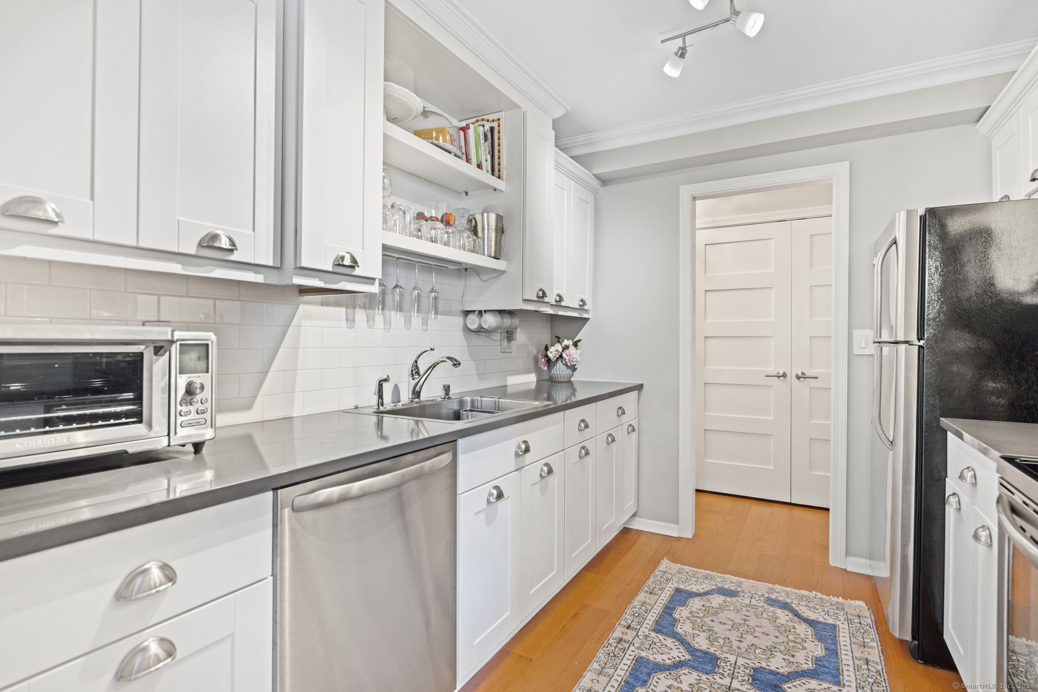889 Farmington Avenue 4I