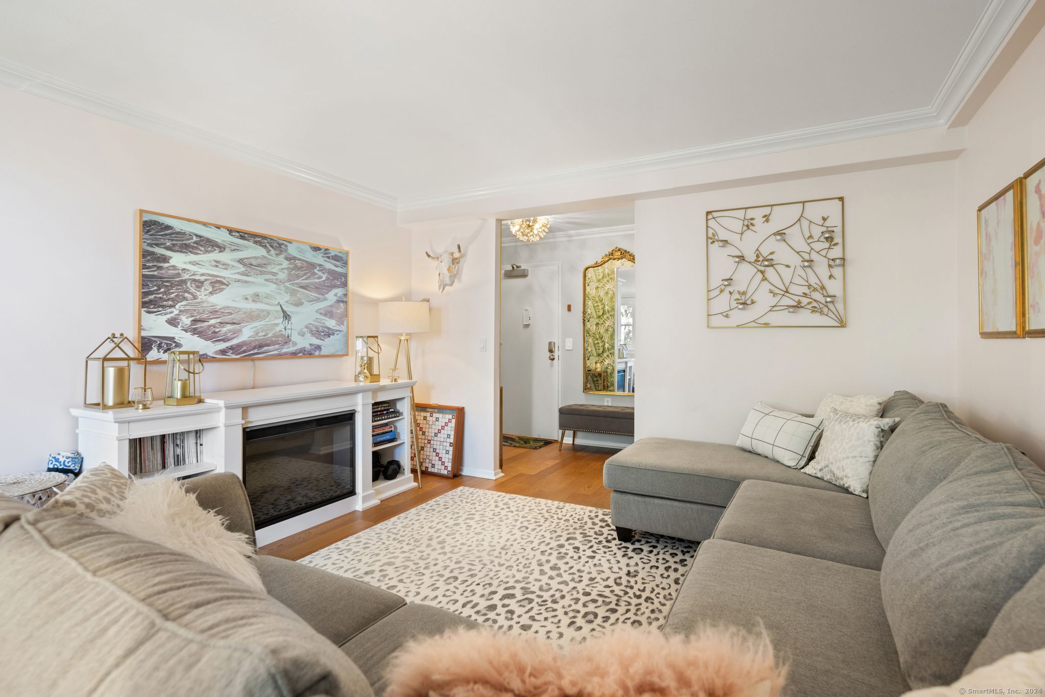 889 Farmington Avenue 4I