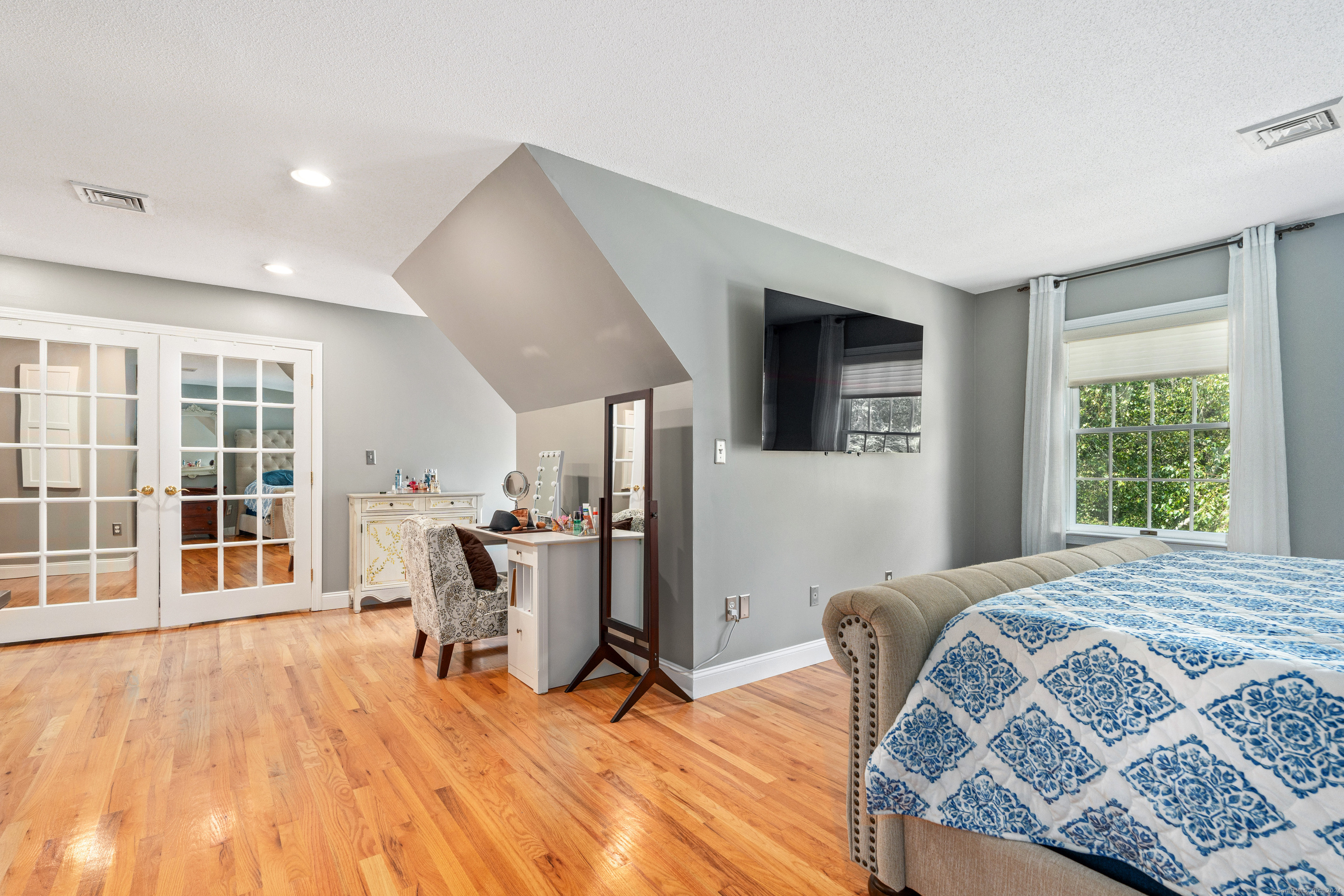 102 White Sail Drive
