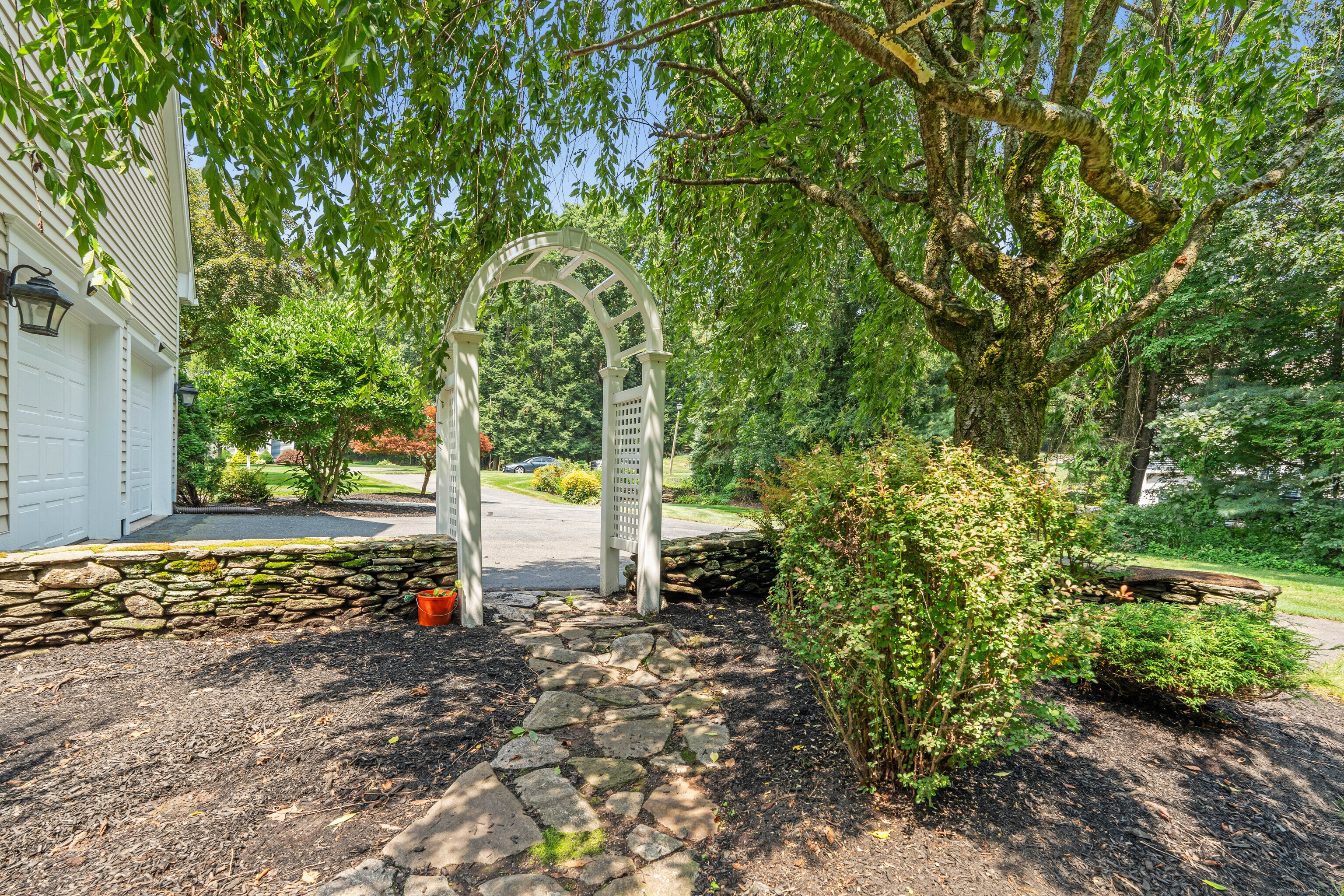 102 White Sail Drive