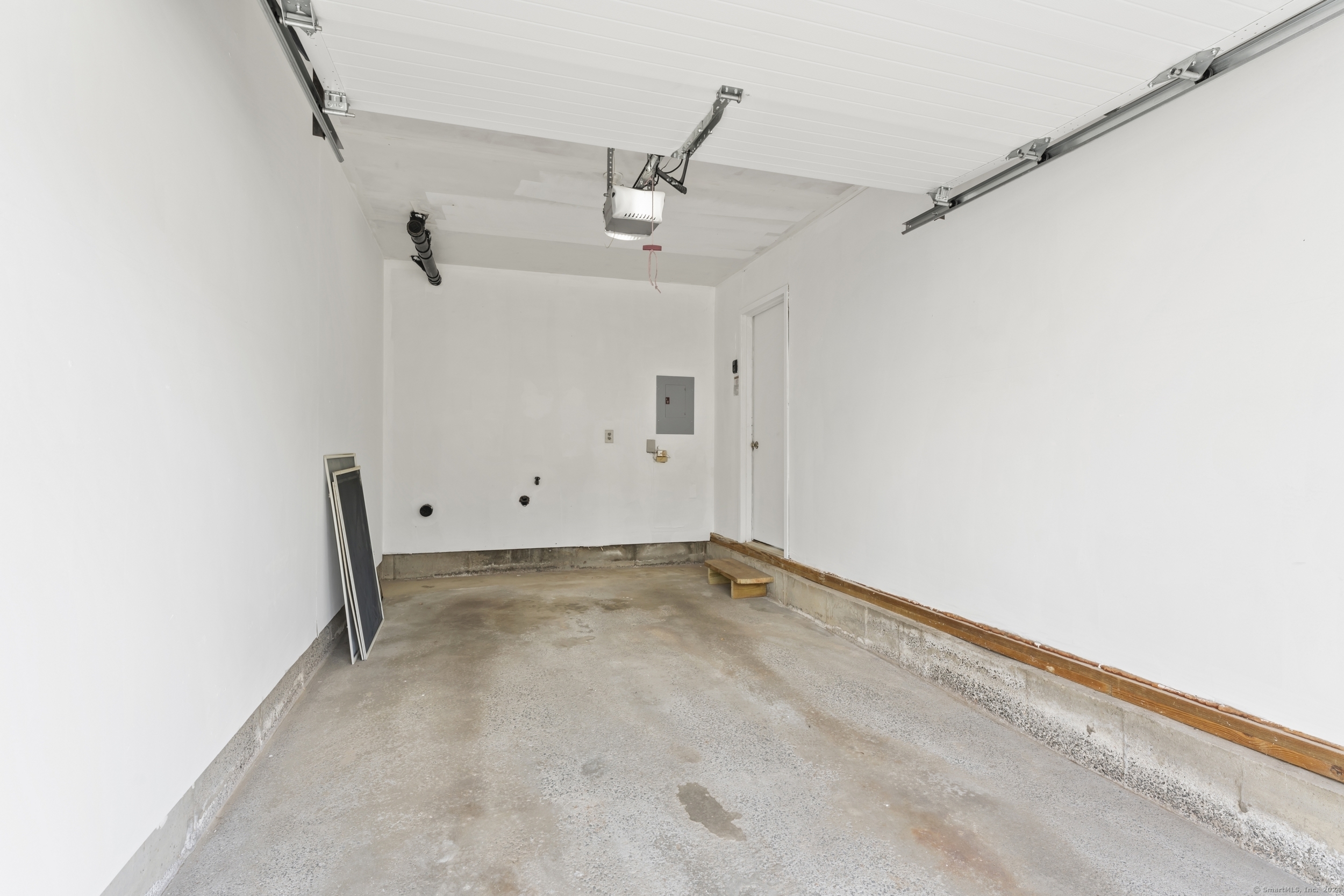 565 Clark Avenue 38