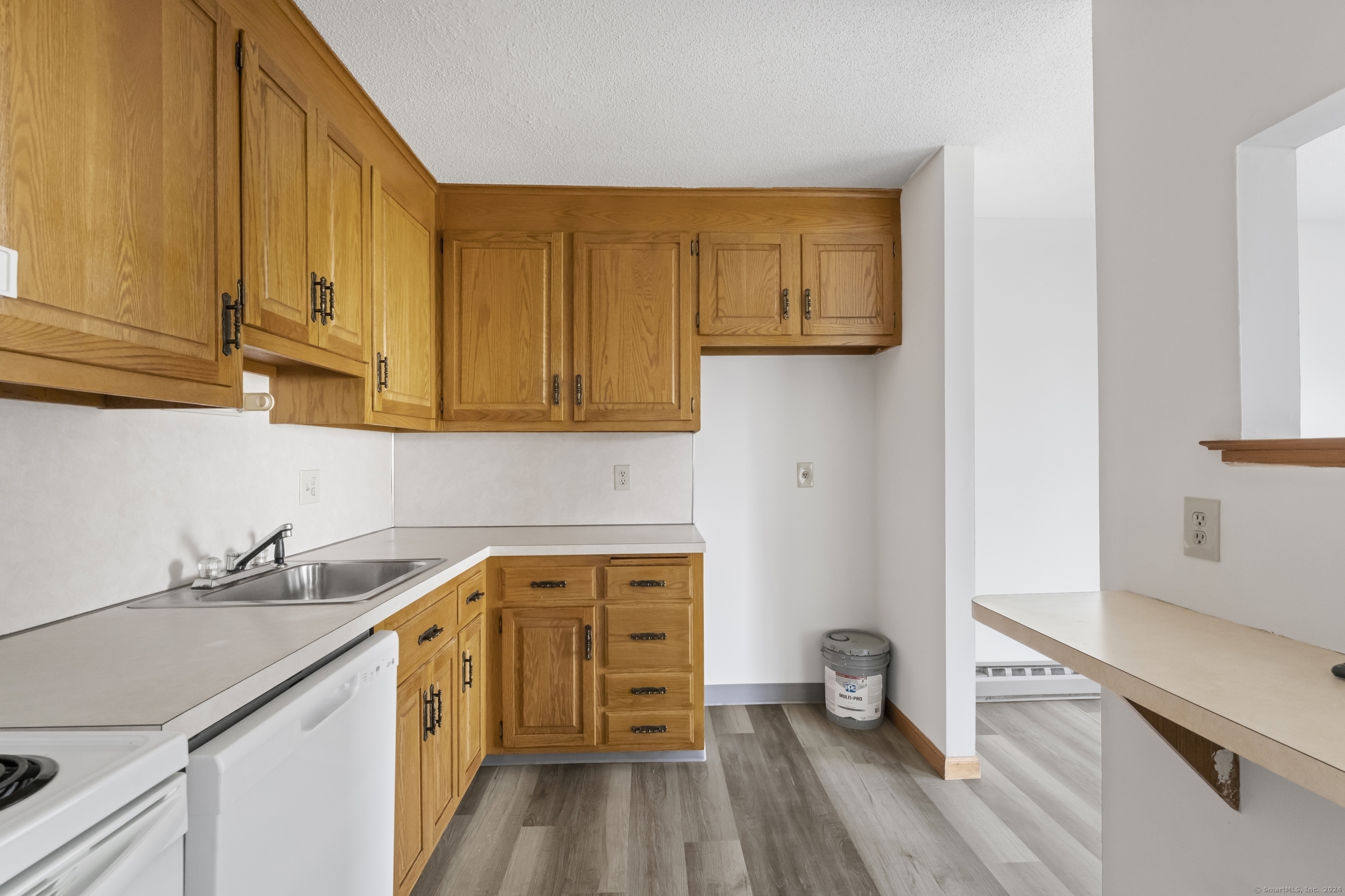 565 Clark Avenue 38