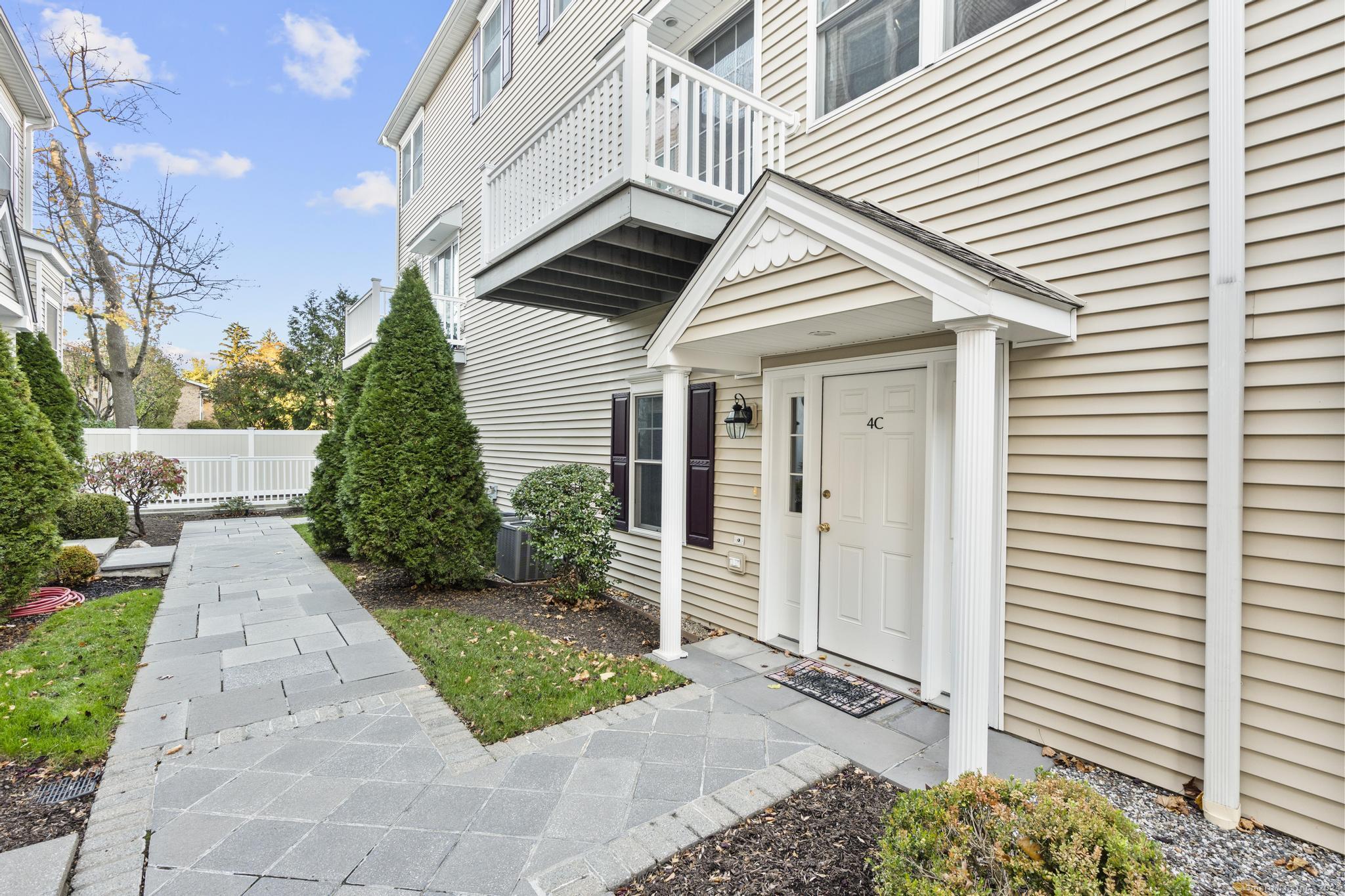 160 Glenbrook Road 4C