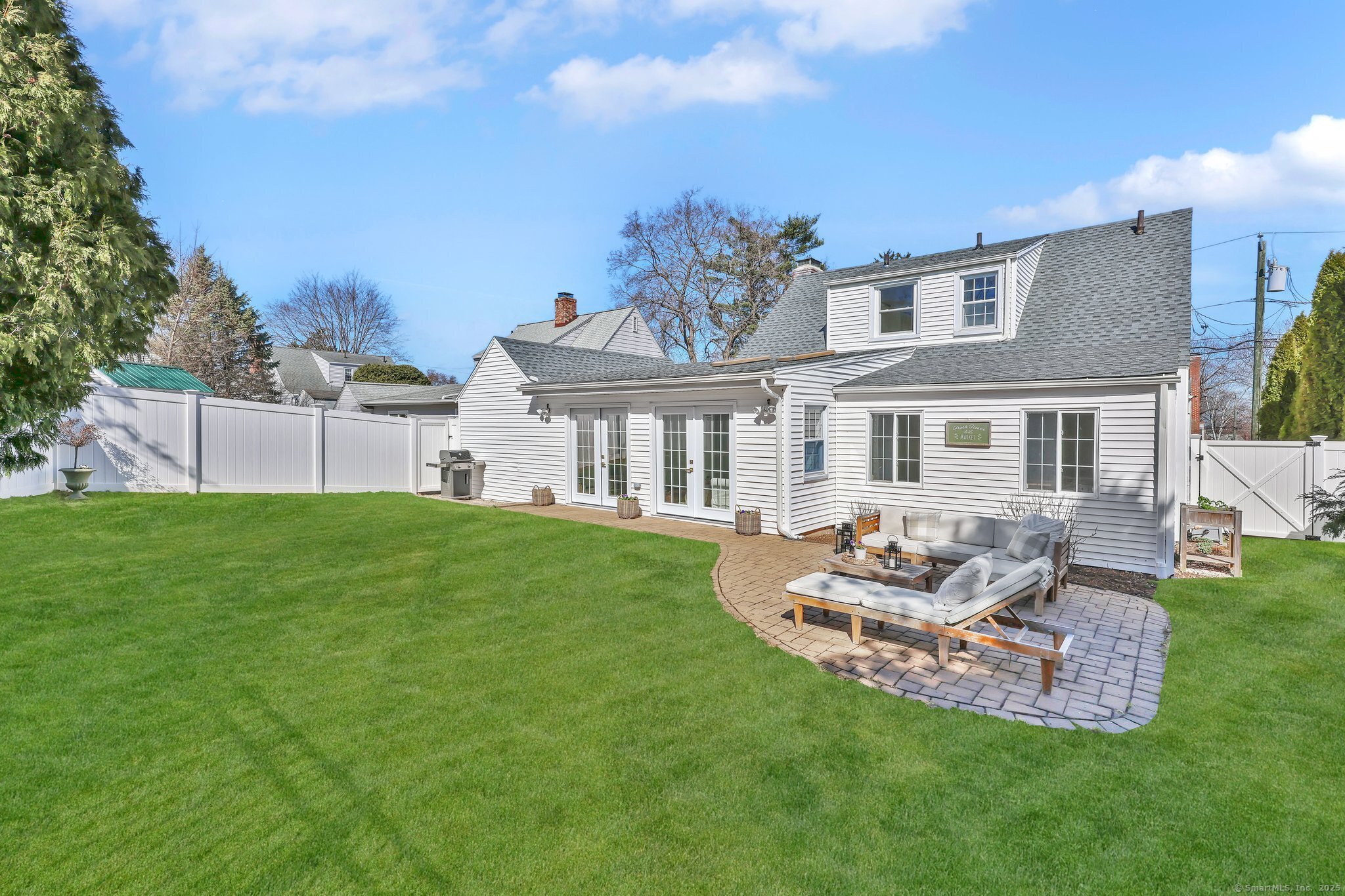 7 Greenacres Avenue