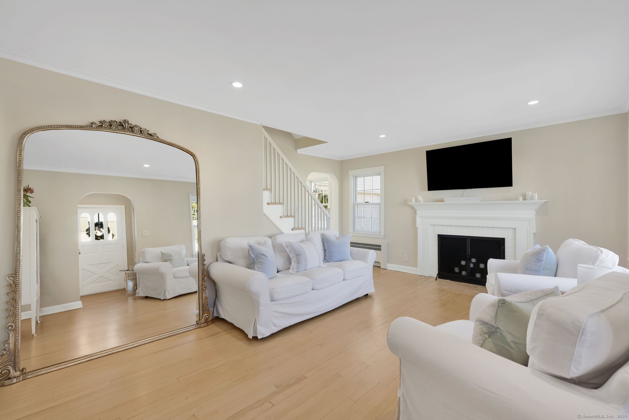 7 Greenacres Avenue
