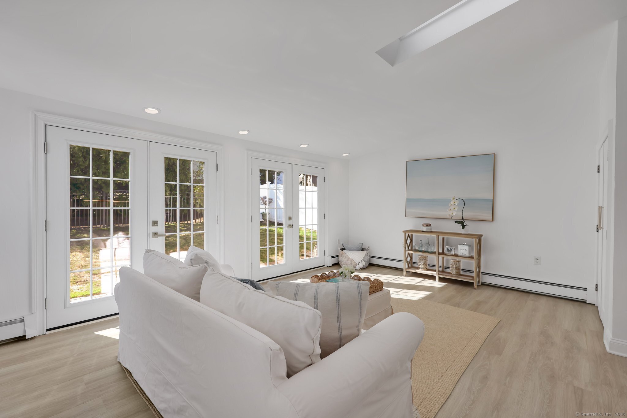 7 Greenacres Avenue