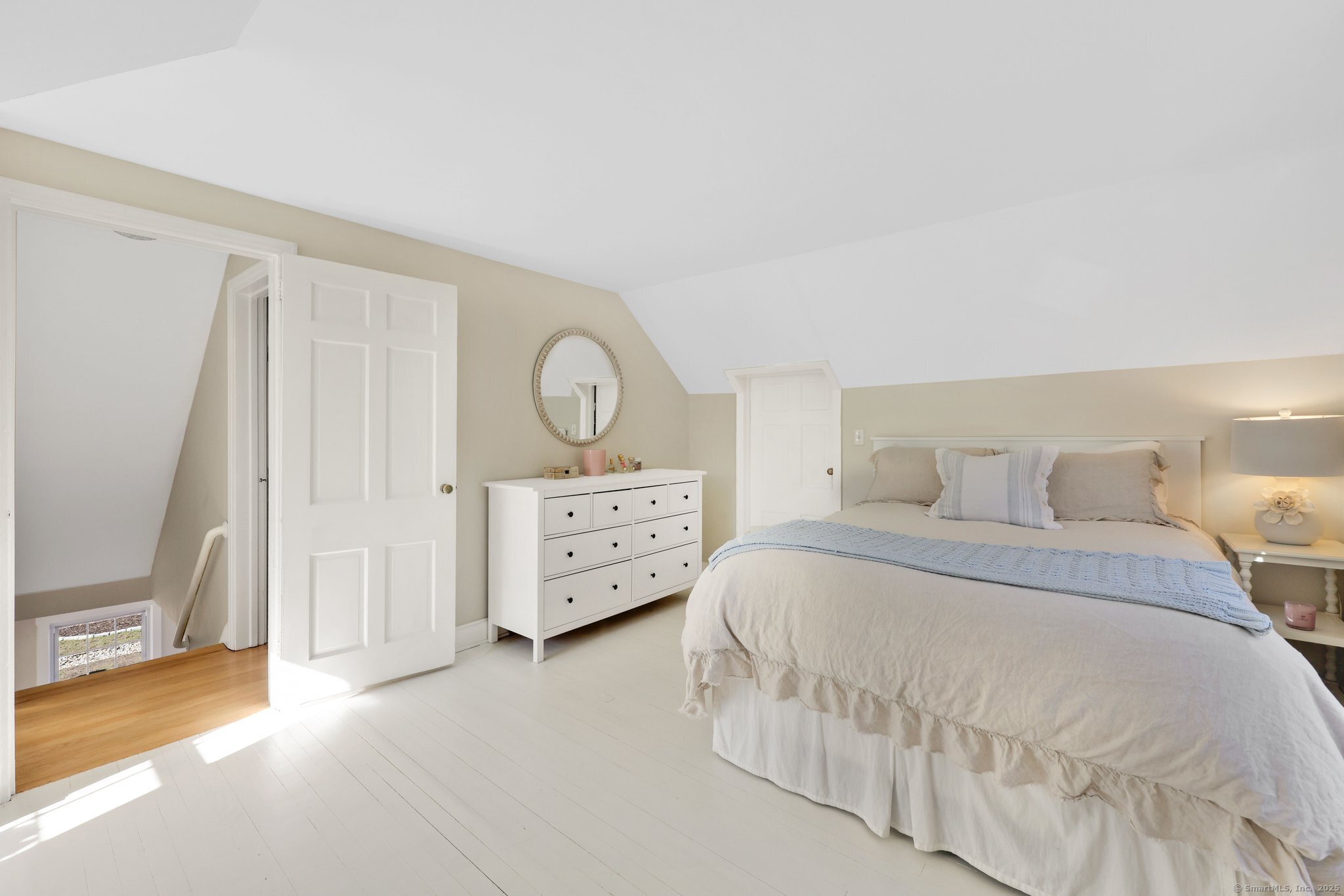 7 Greenacres Avenue
