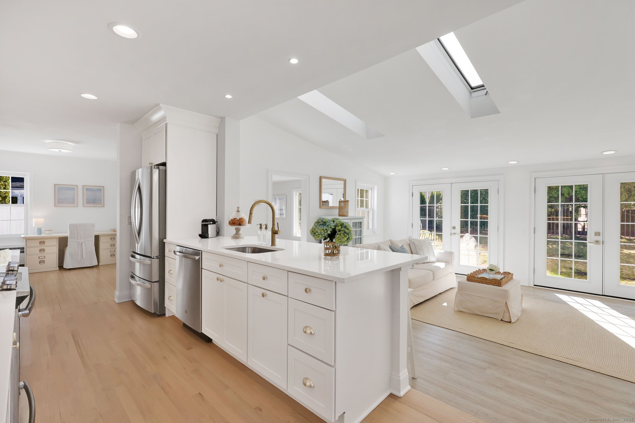 7 Greenacres Avenue