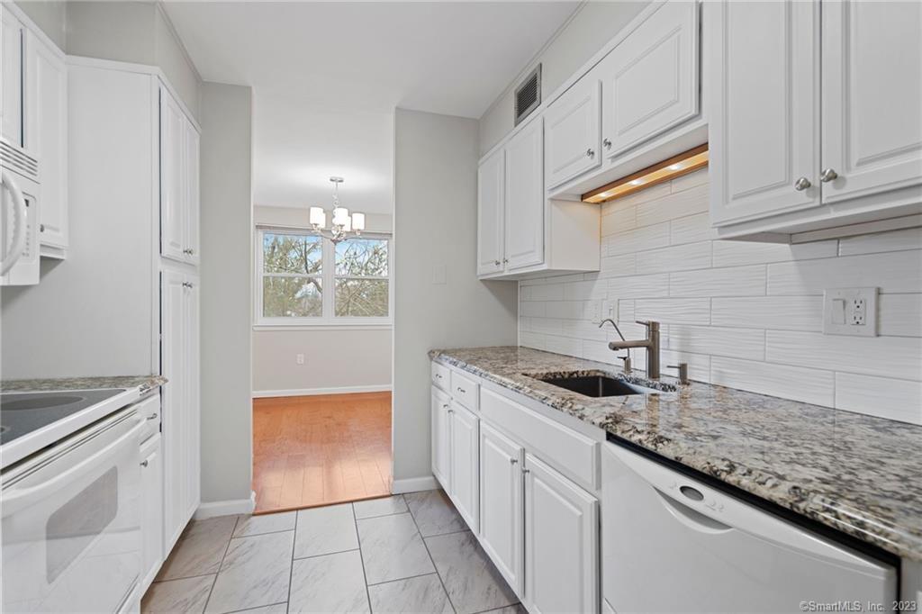 891 Farmington Avenue 5F