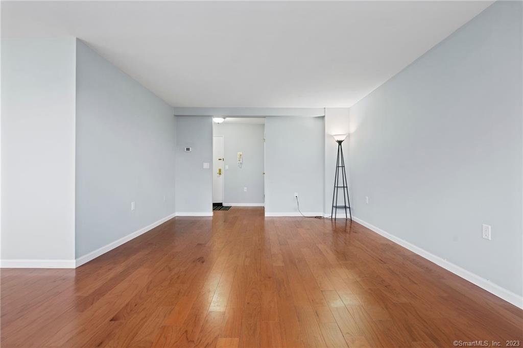 891 Farmington Avenue 5F