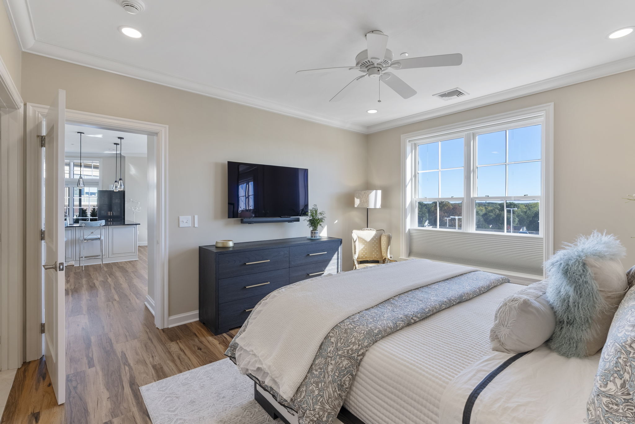 85 Memorial Road APT 512