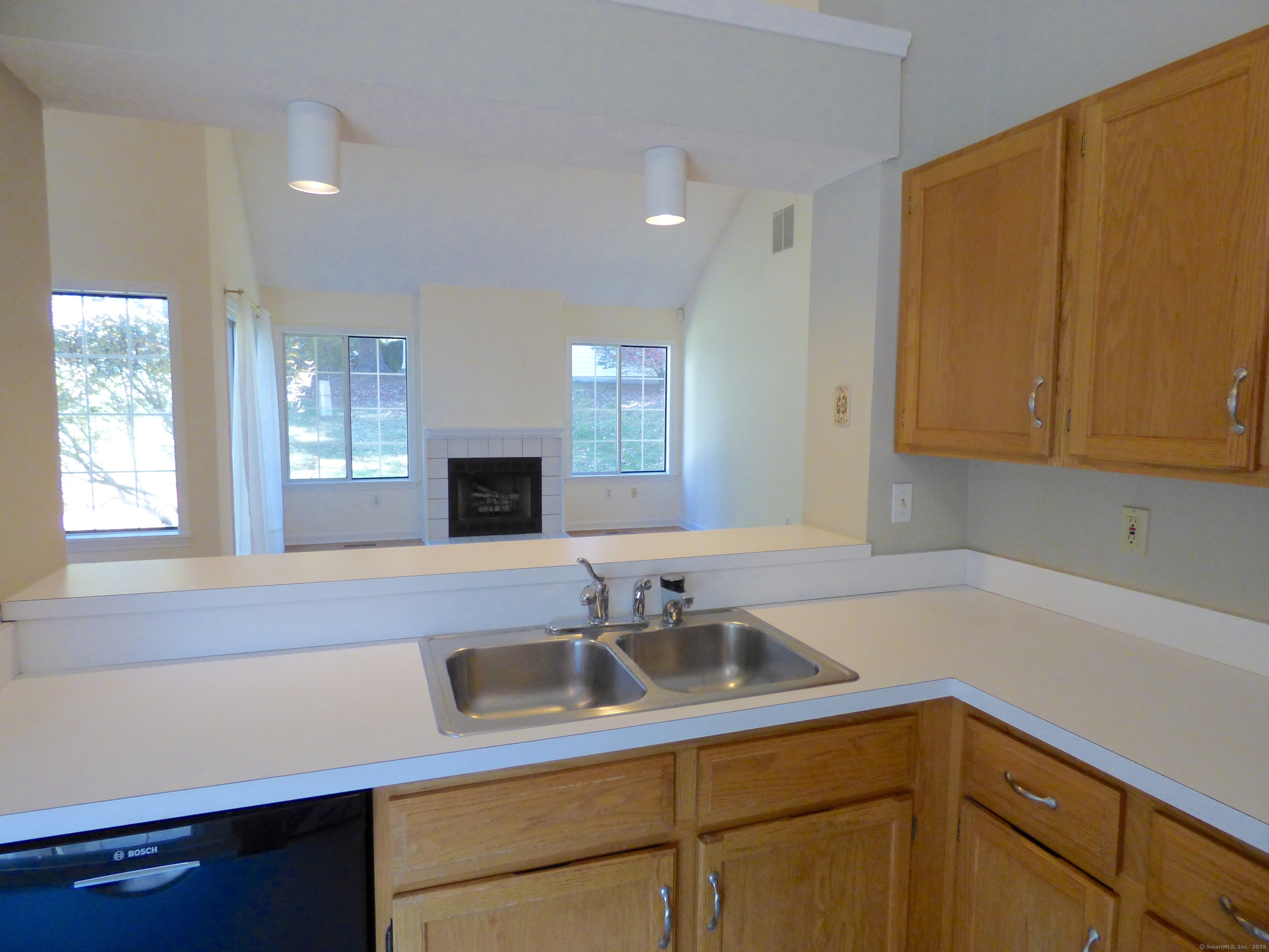 16 Stratton Forest Way 16
