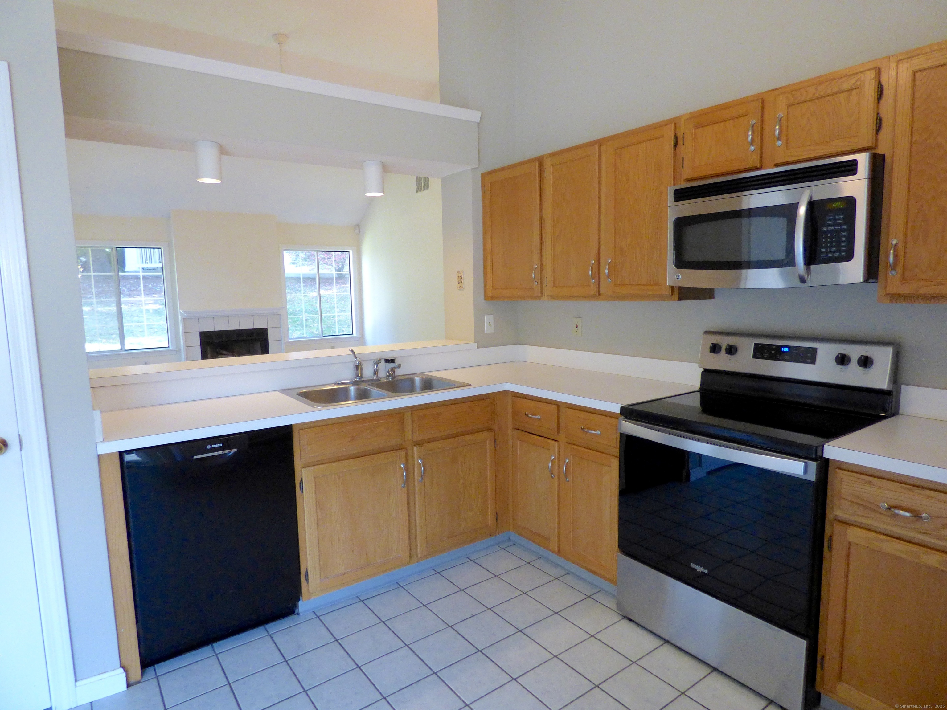 16 Stratton Forest Way 16