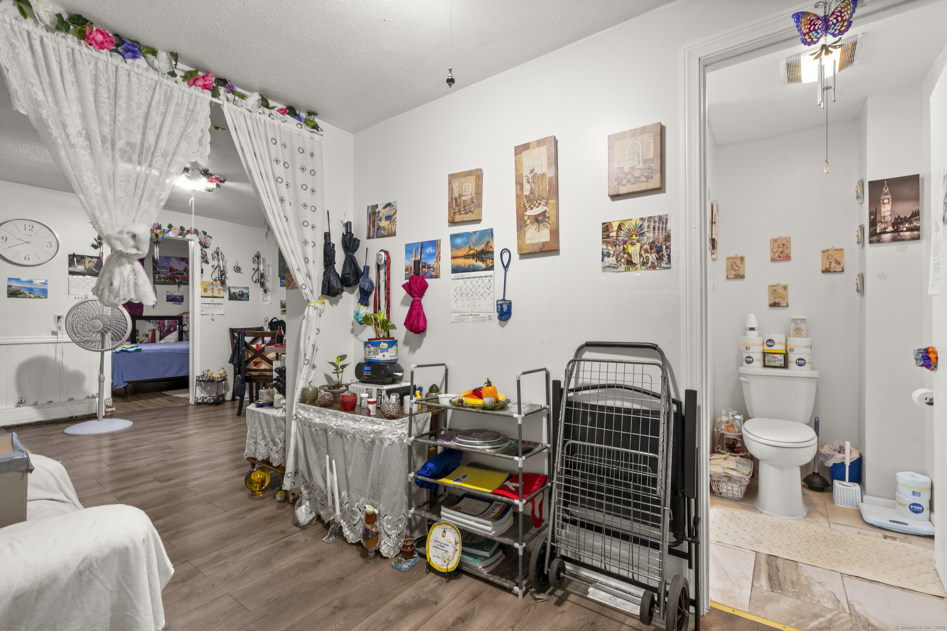 9 East Lawlor Street