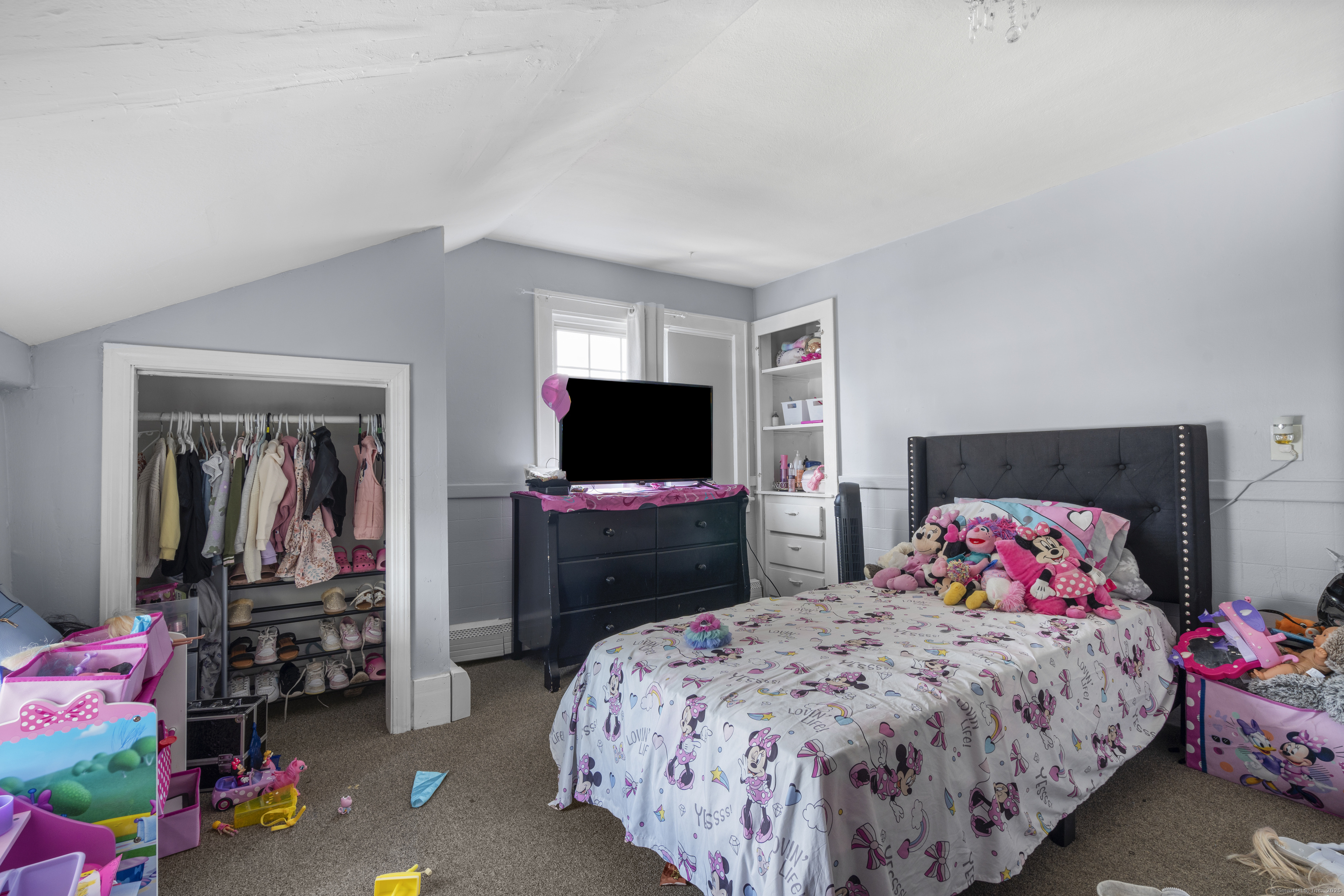 9 East Lawlor Street