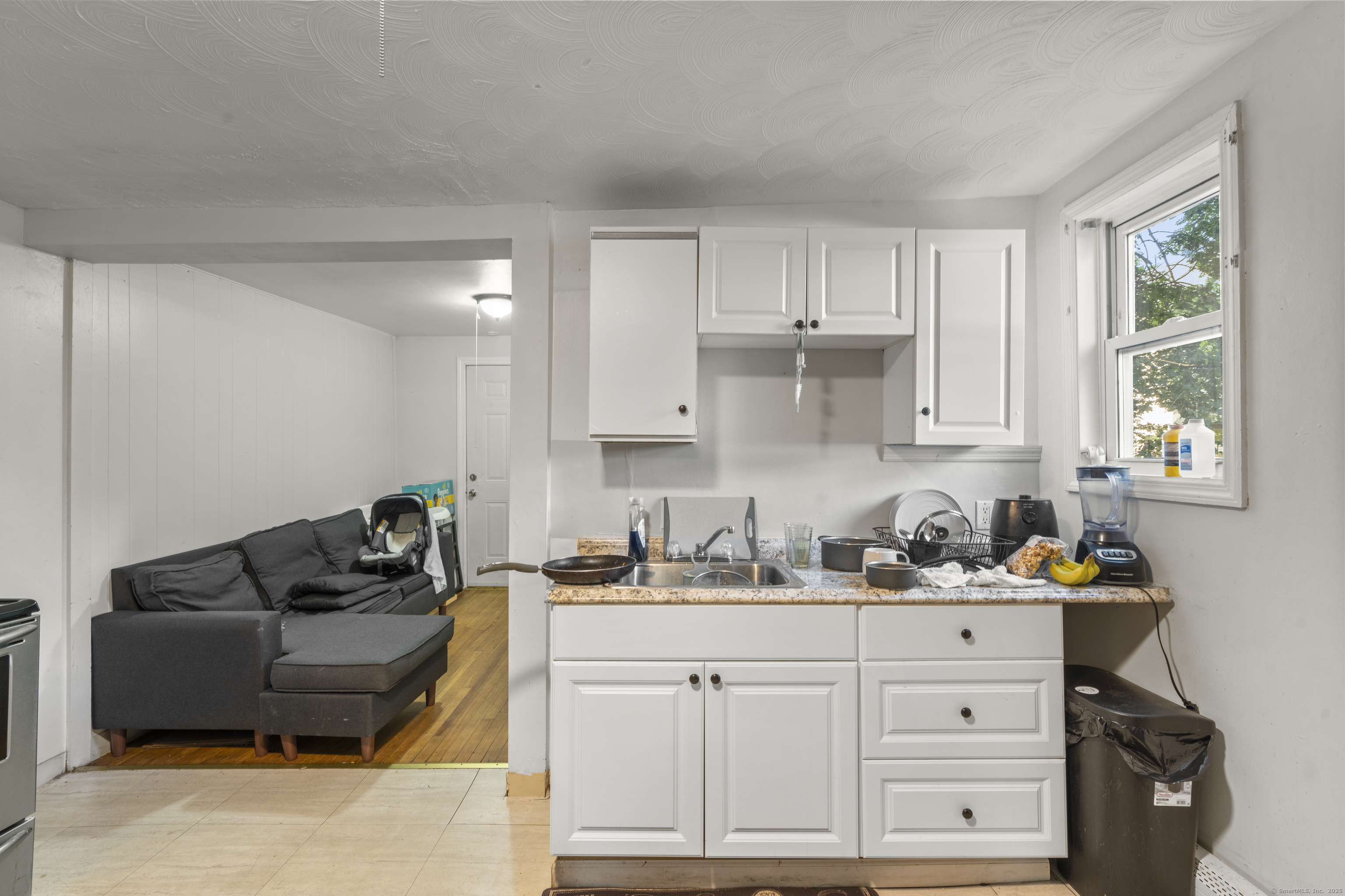 9 East Lawlor Street