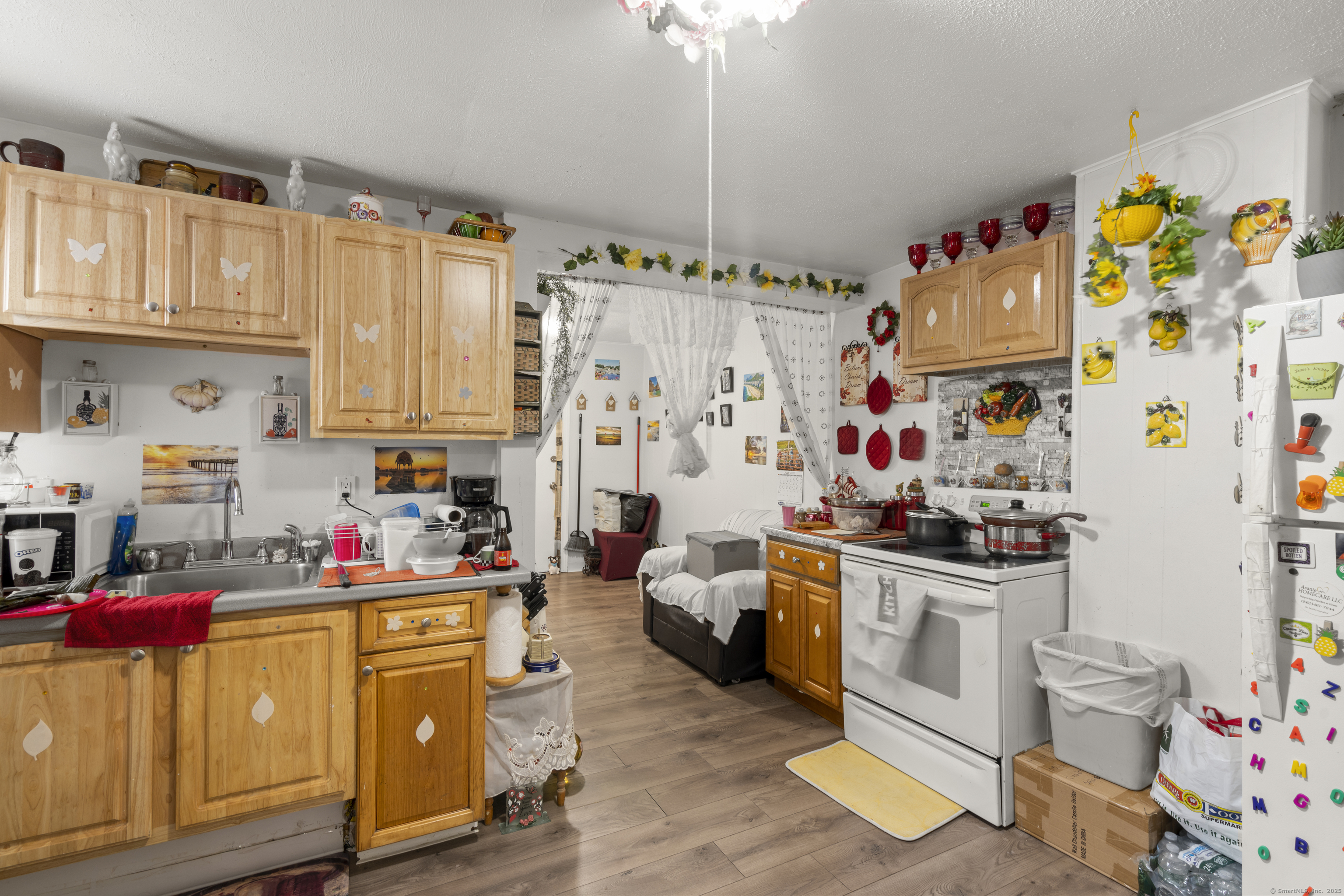 9 East Lawlor Street