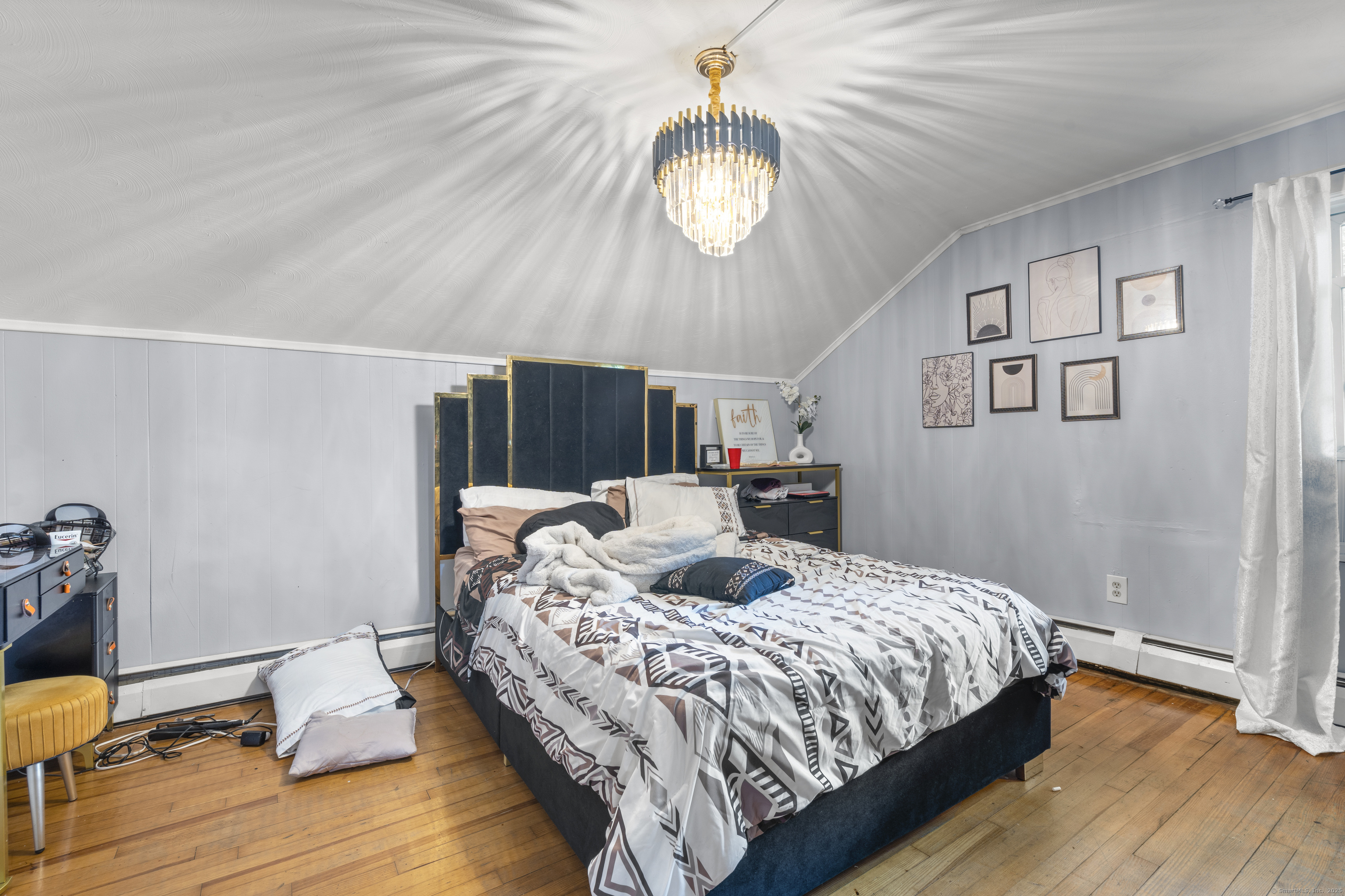 9 East Lawlor Street