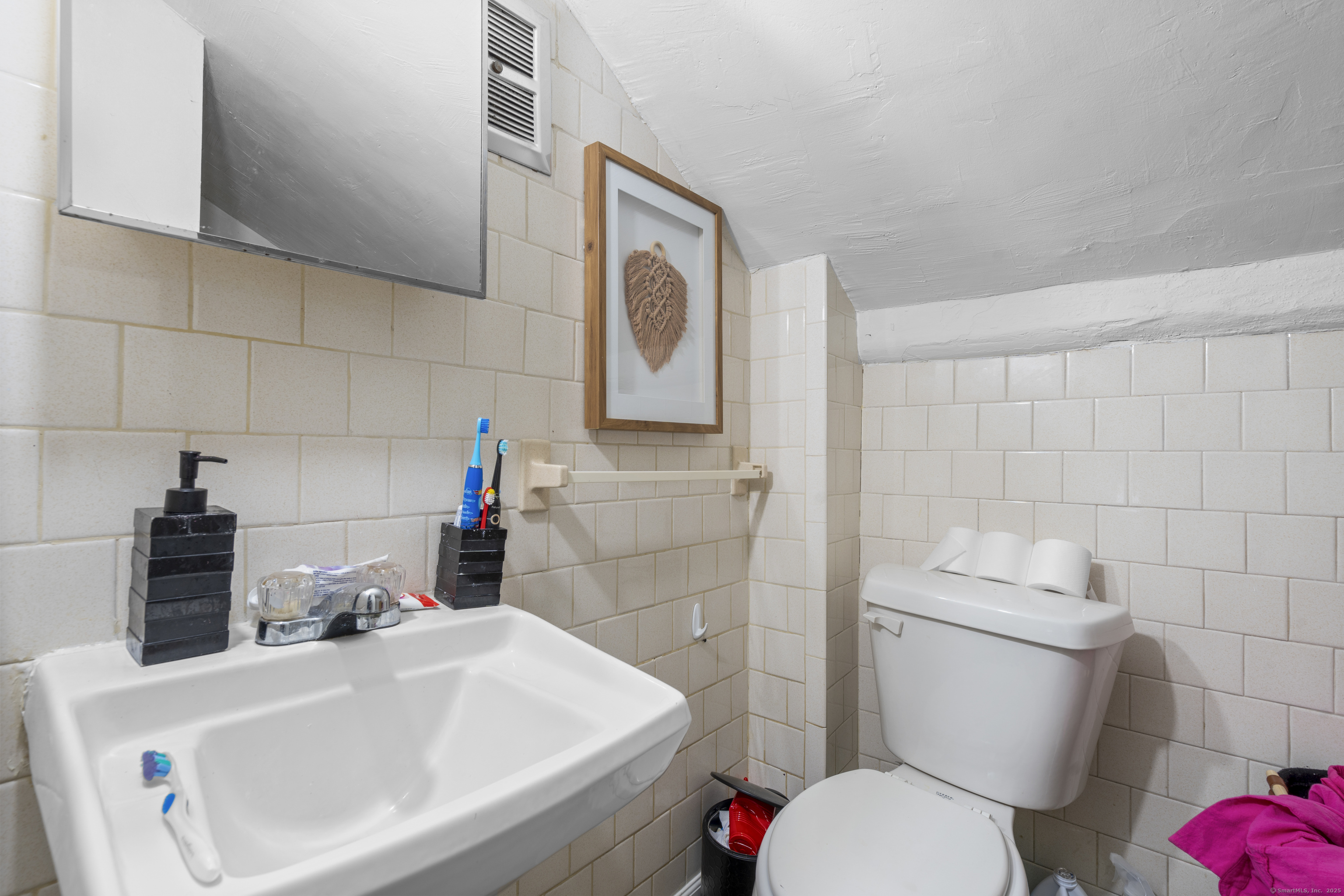 9 East Lawlor Street