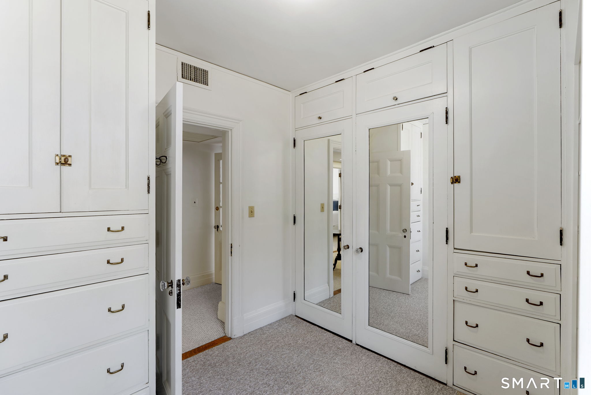 85 Bloomfield Avenue