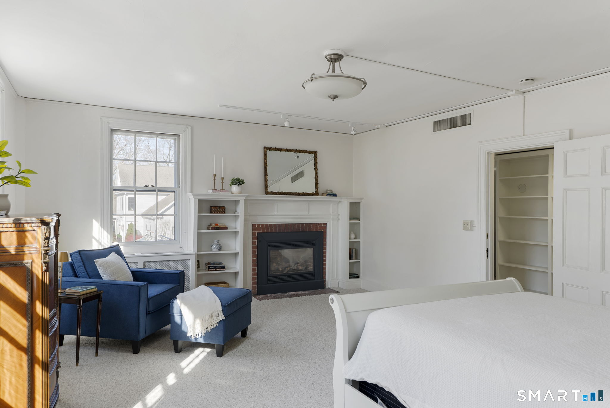 85 Bloomfield Avenue