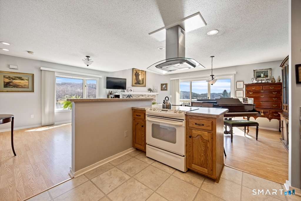 12 Spindle Hill Road Unit: 6H
