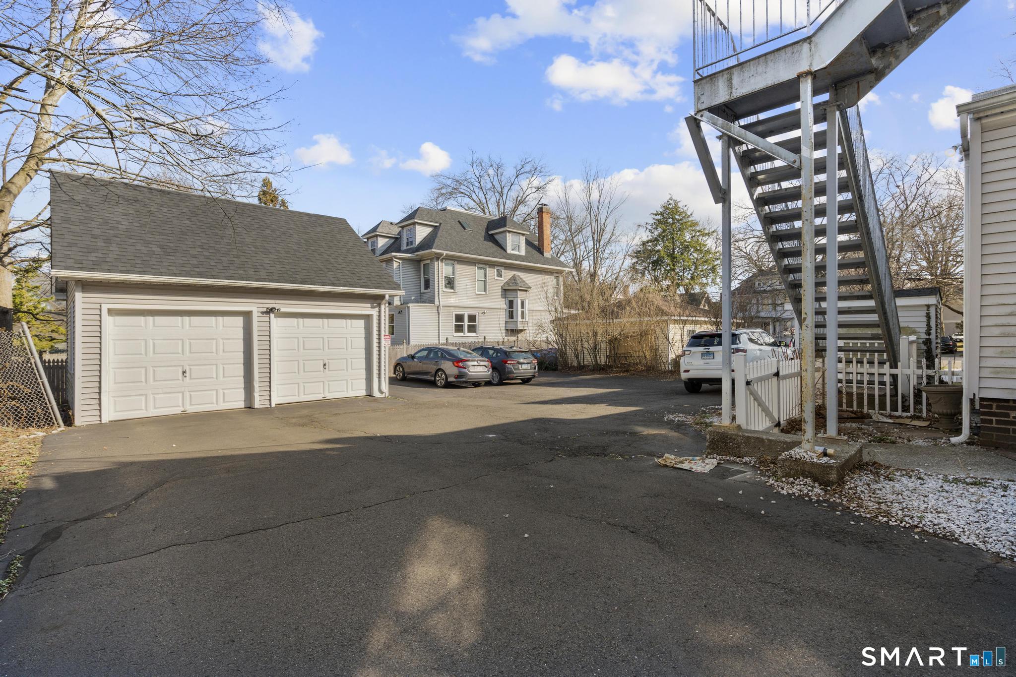 525 Whitney Avenue