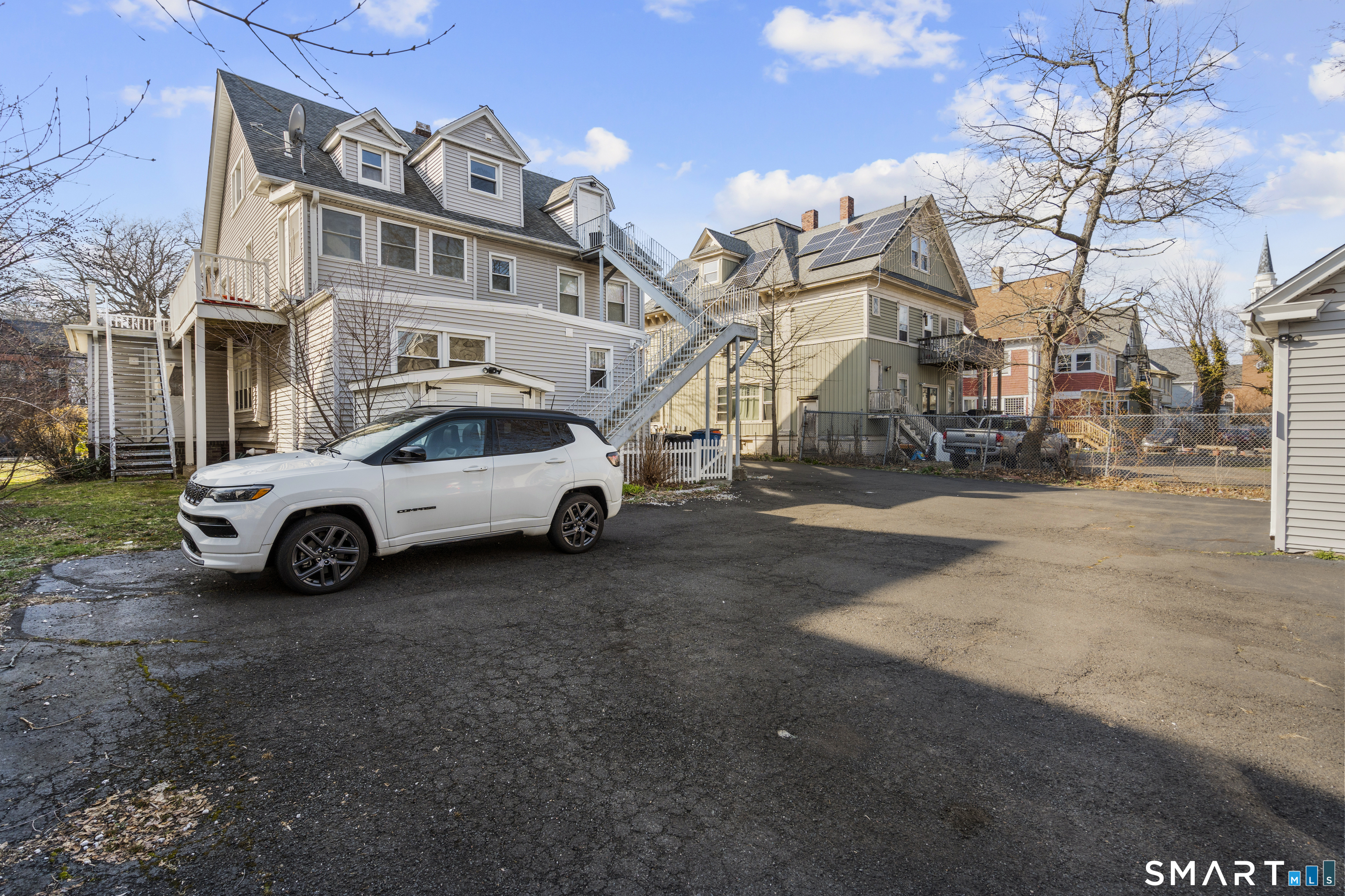 525 Whitney Avenue