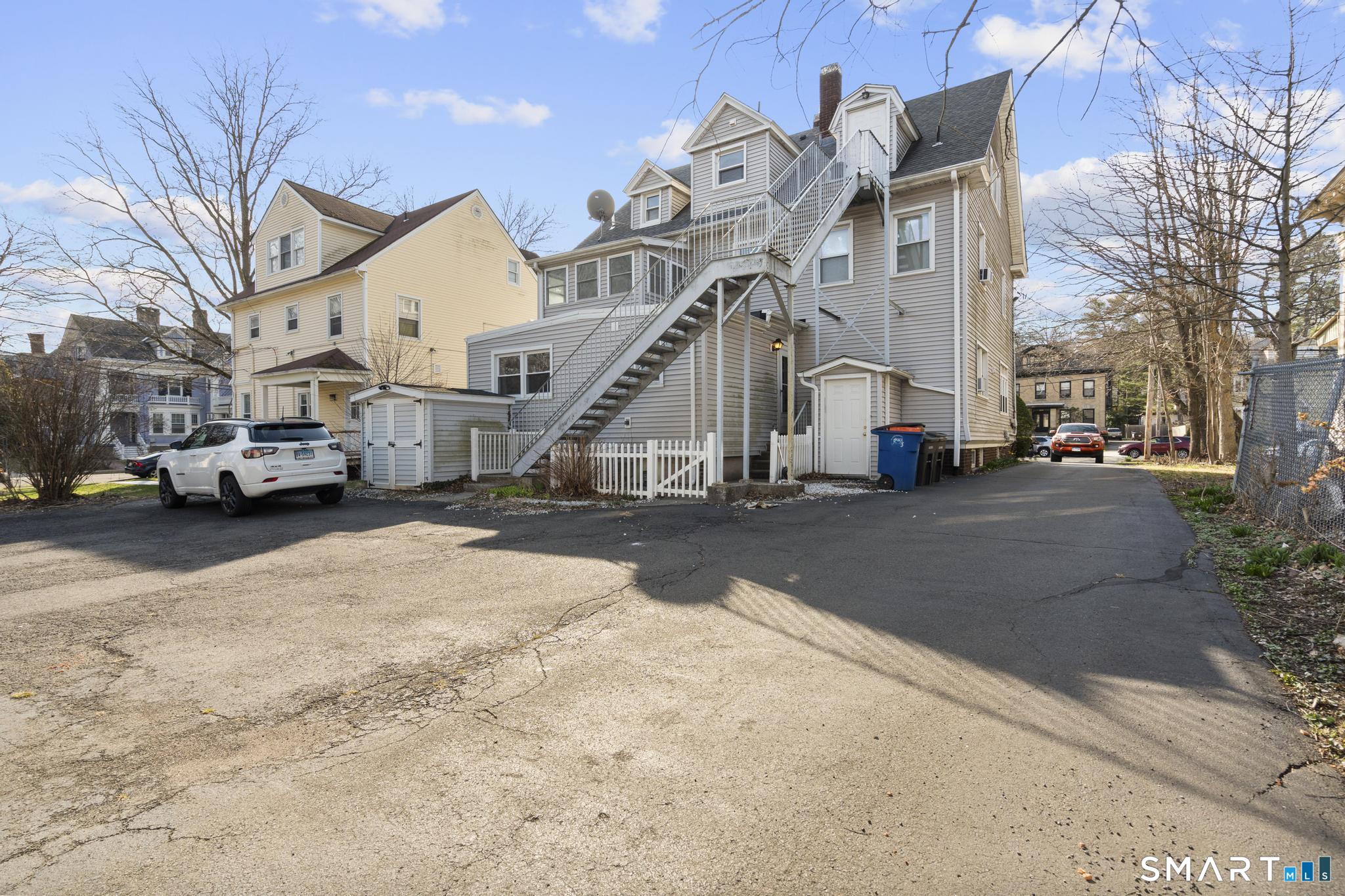 525 Whitney Avenue