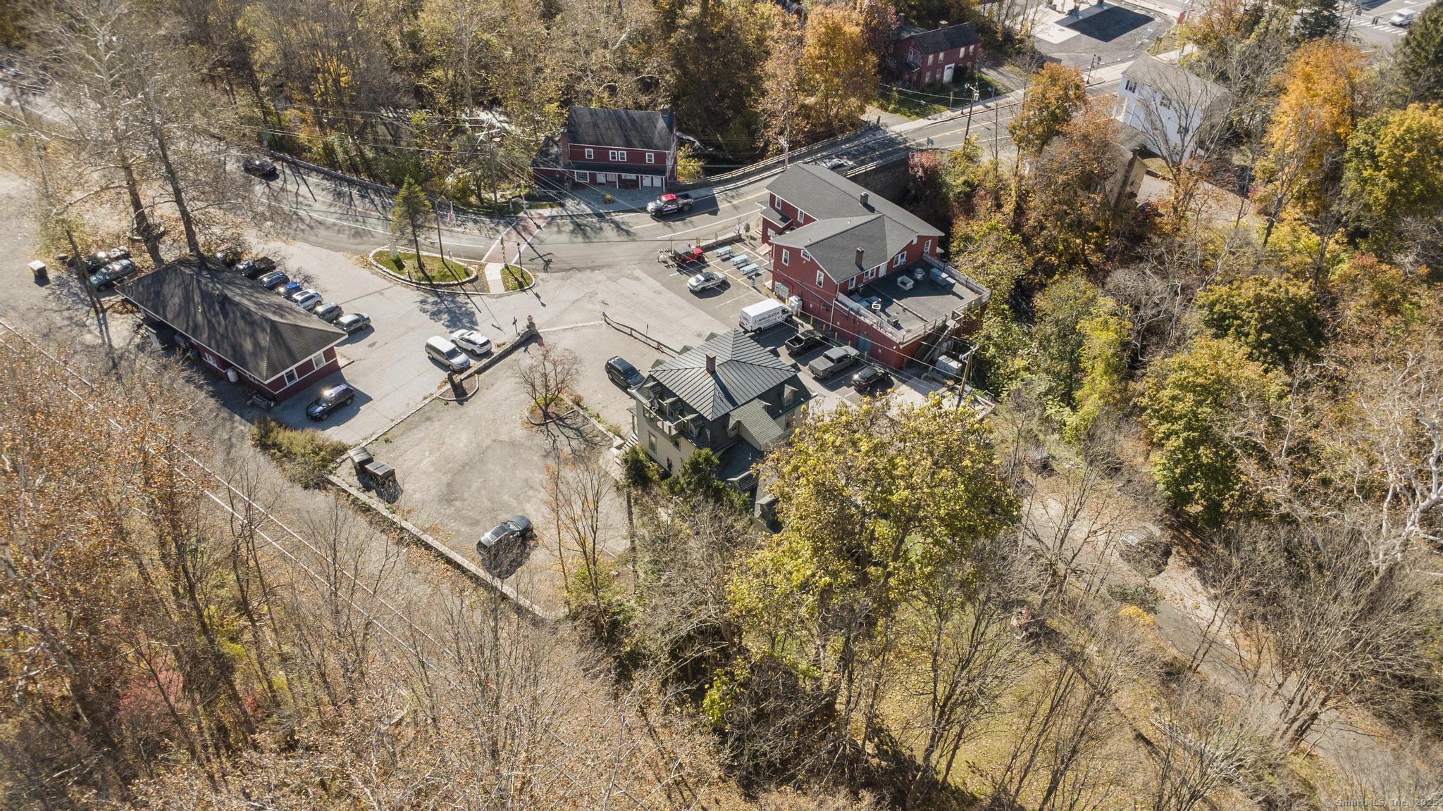 1 Tucks Road