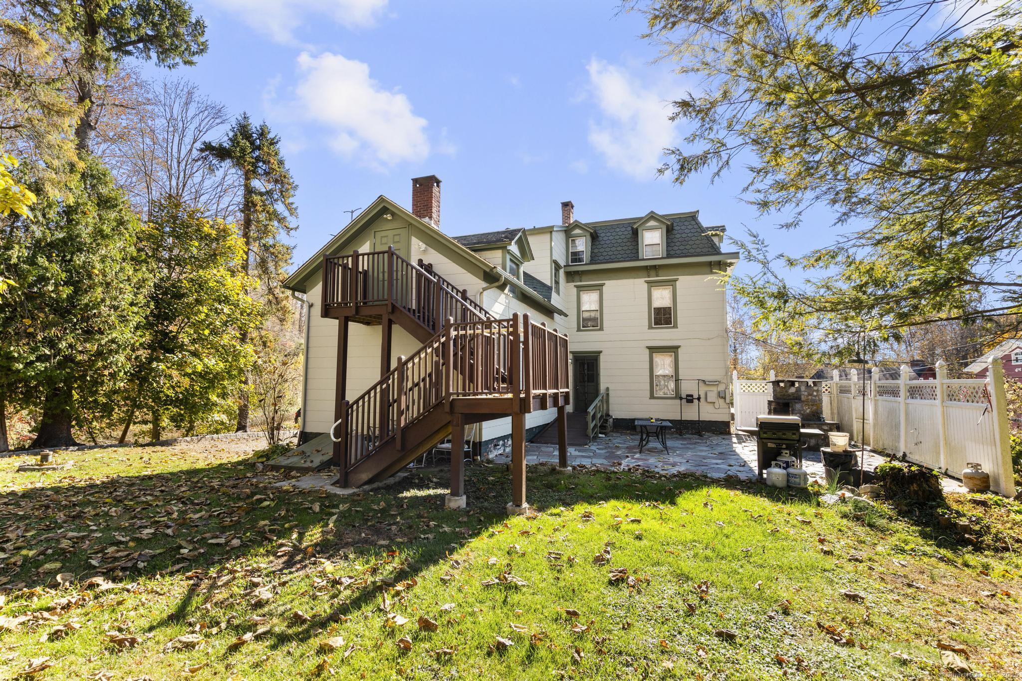 1 Tucks Road