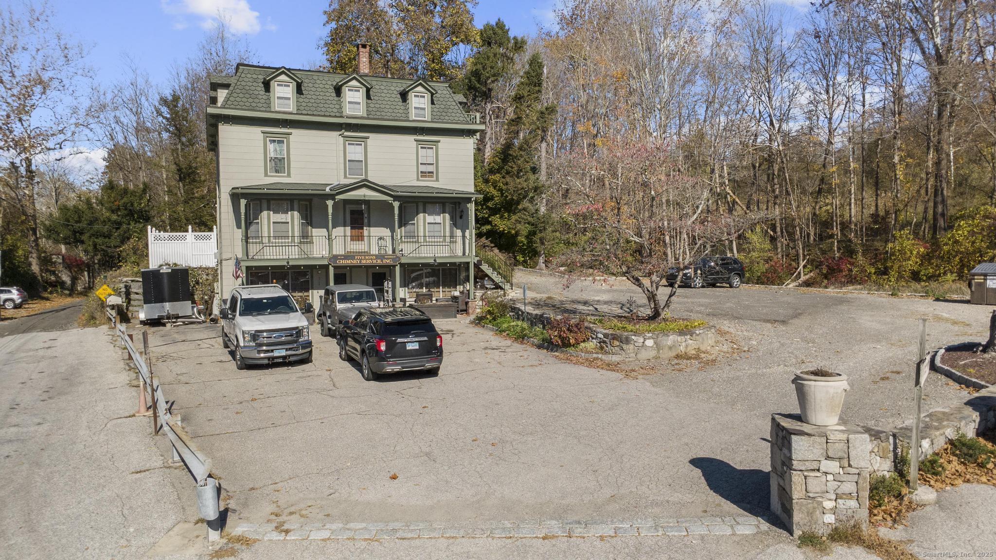 1 Tucks Road