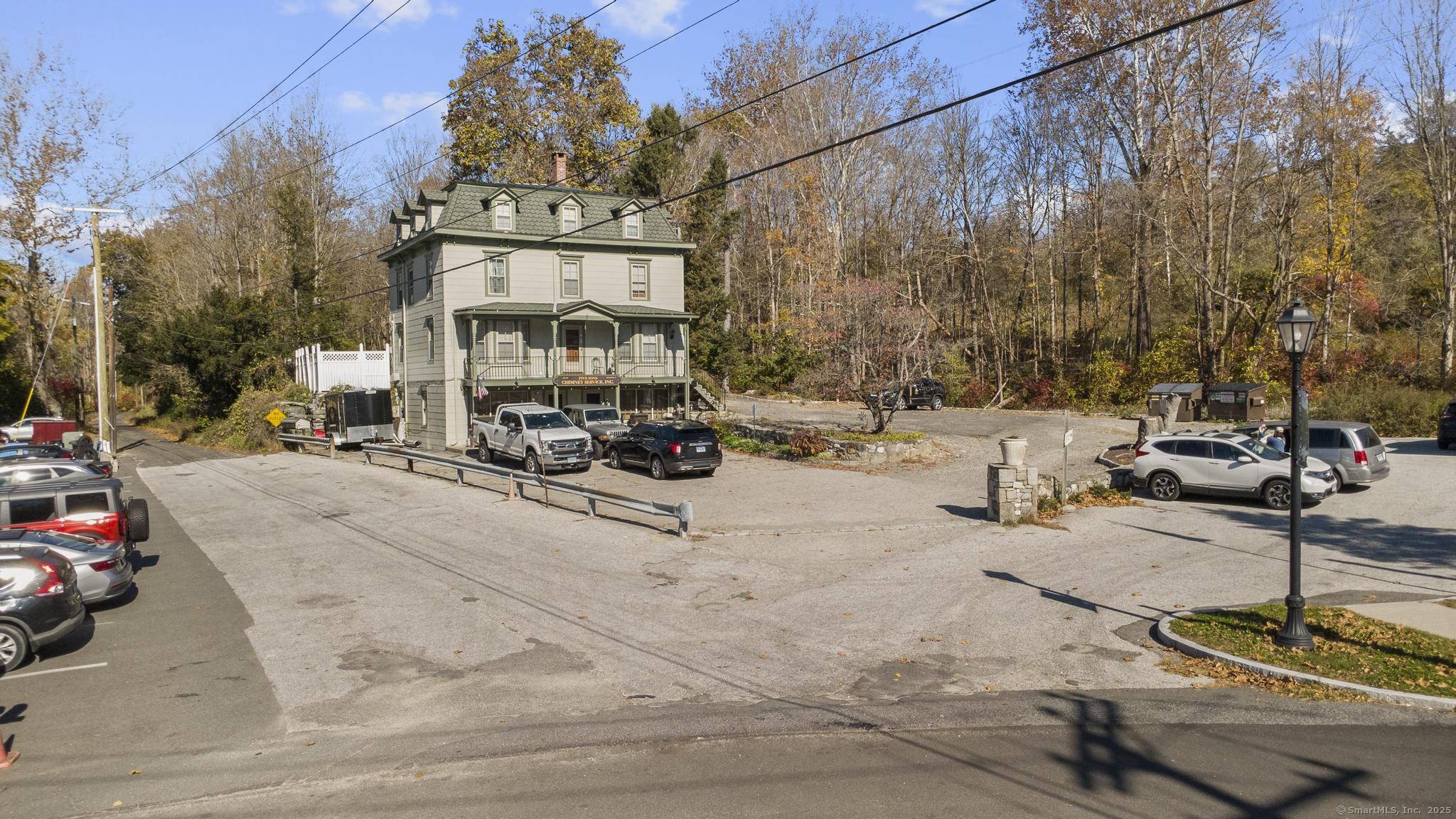 1 Tucks Road