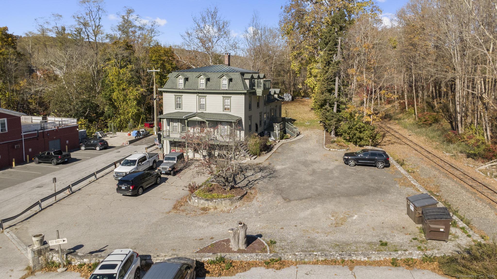 1 Tucks Road