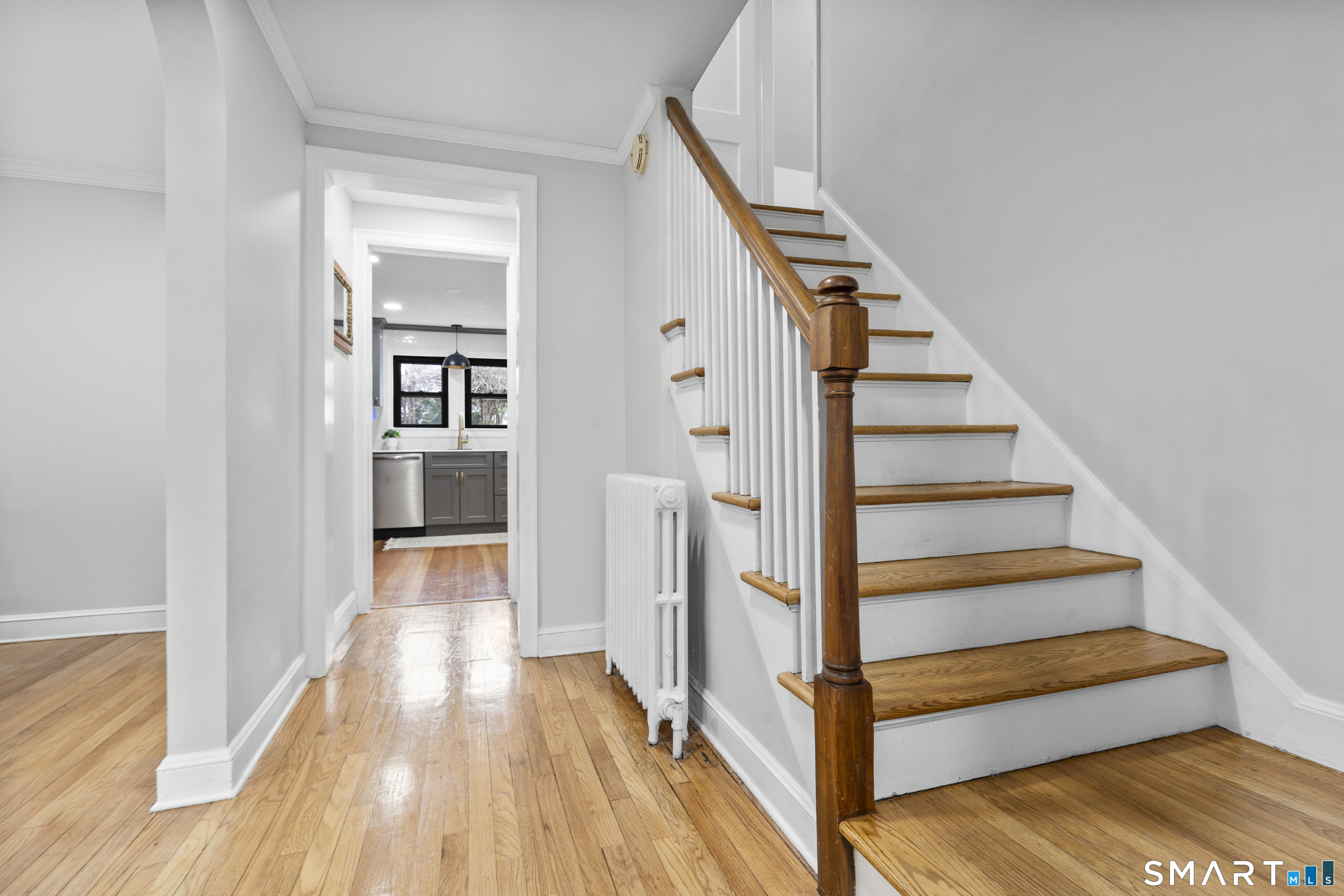 381 Quaker Lane South