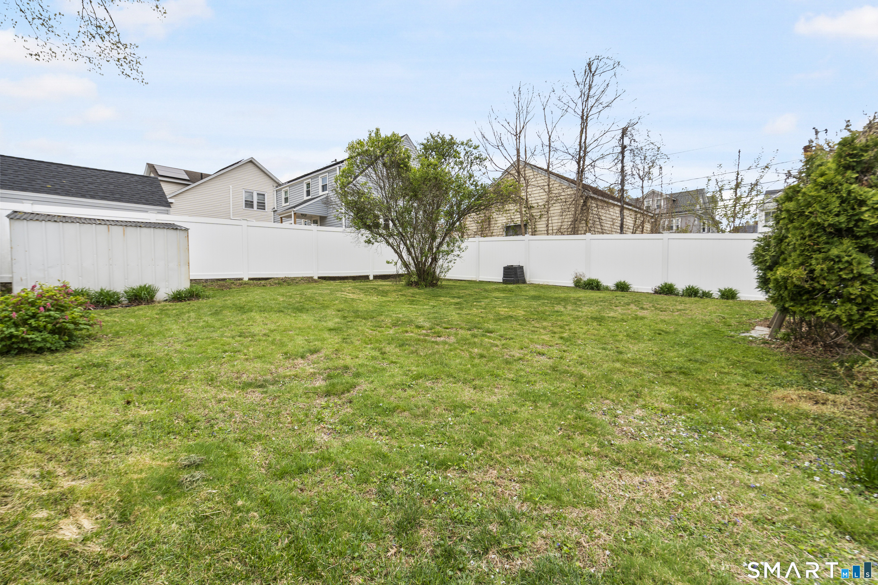 381 Quaker Lane South