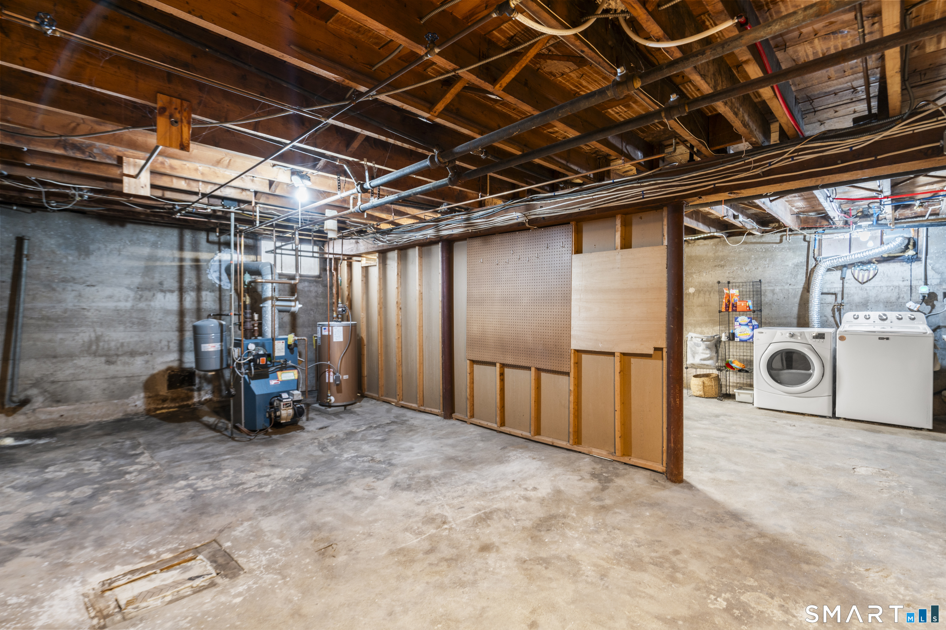 381 Quaker Lane South