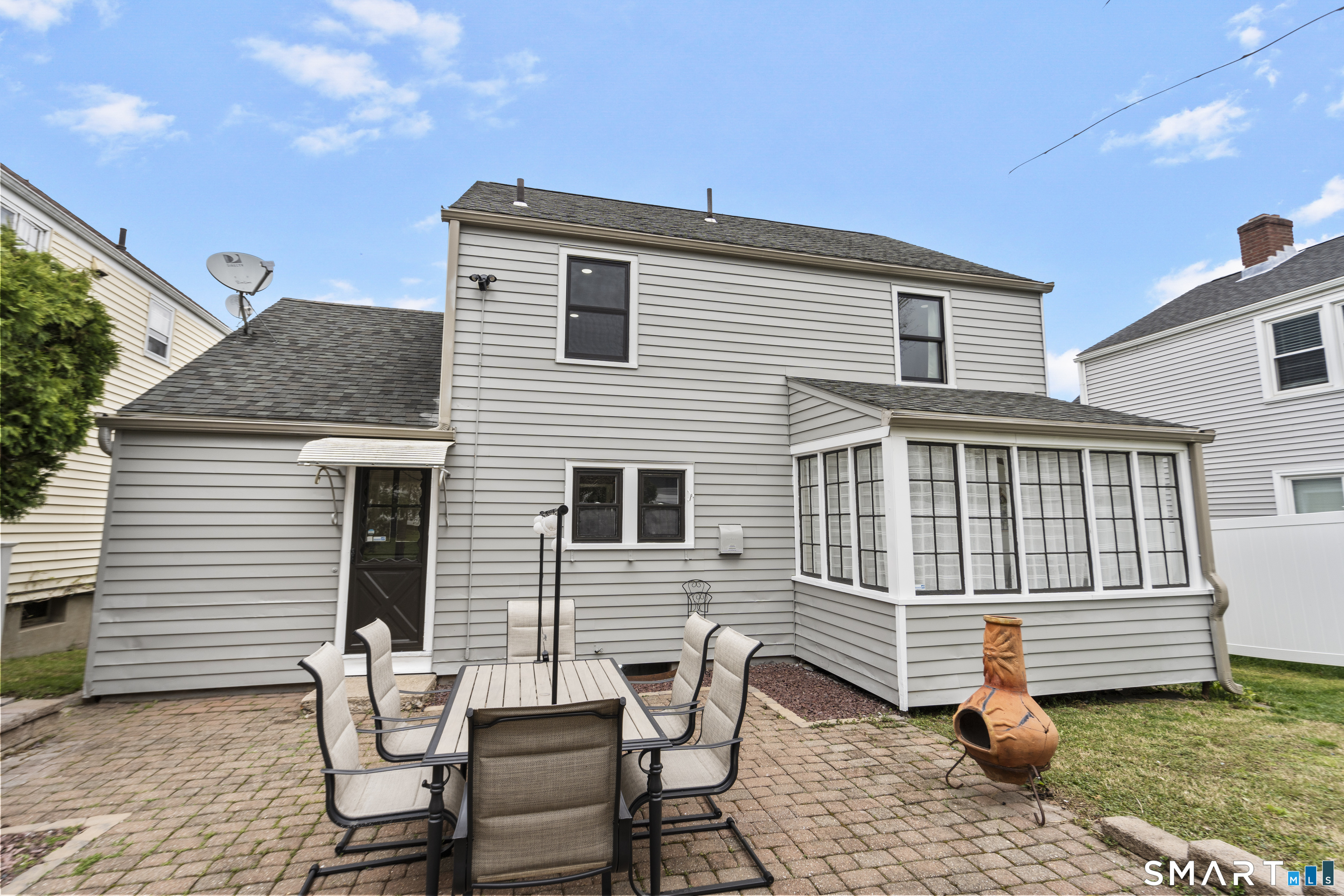381 Quaker Lane South