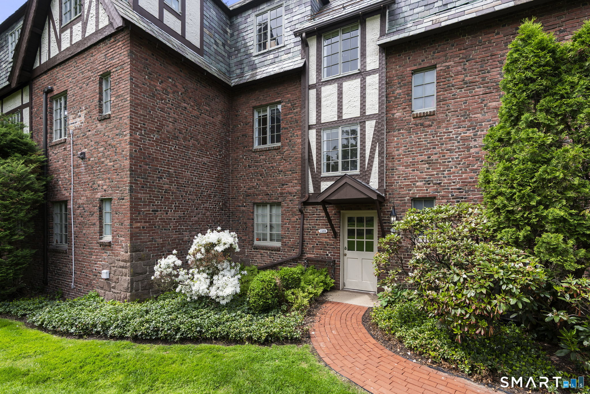 180 Fern Street 2