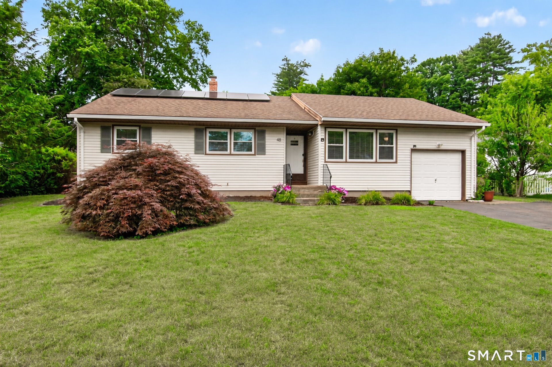 48 East Maxwell Drive