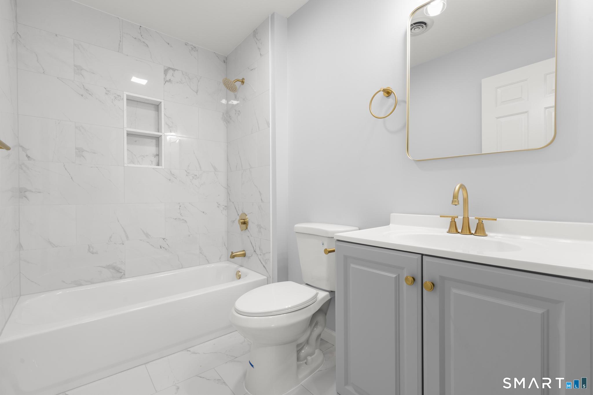 468 Main Street Unit: 319